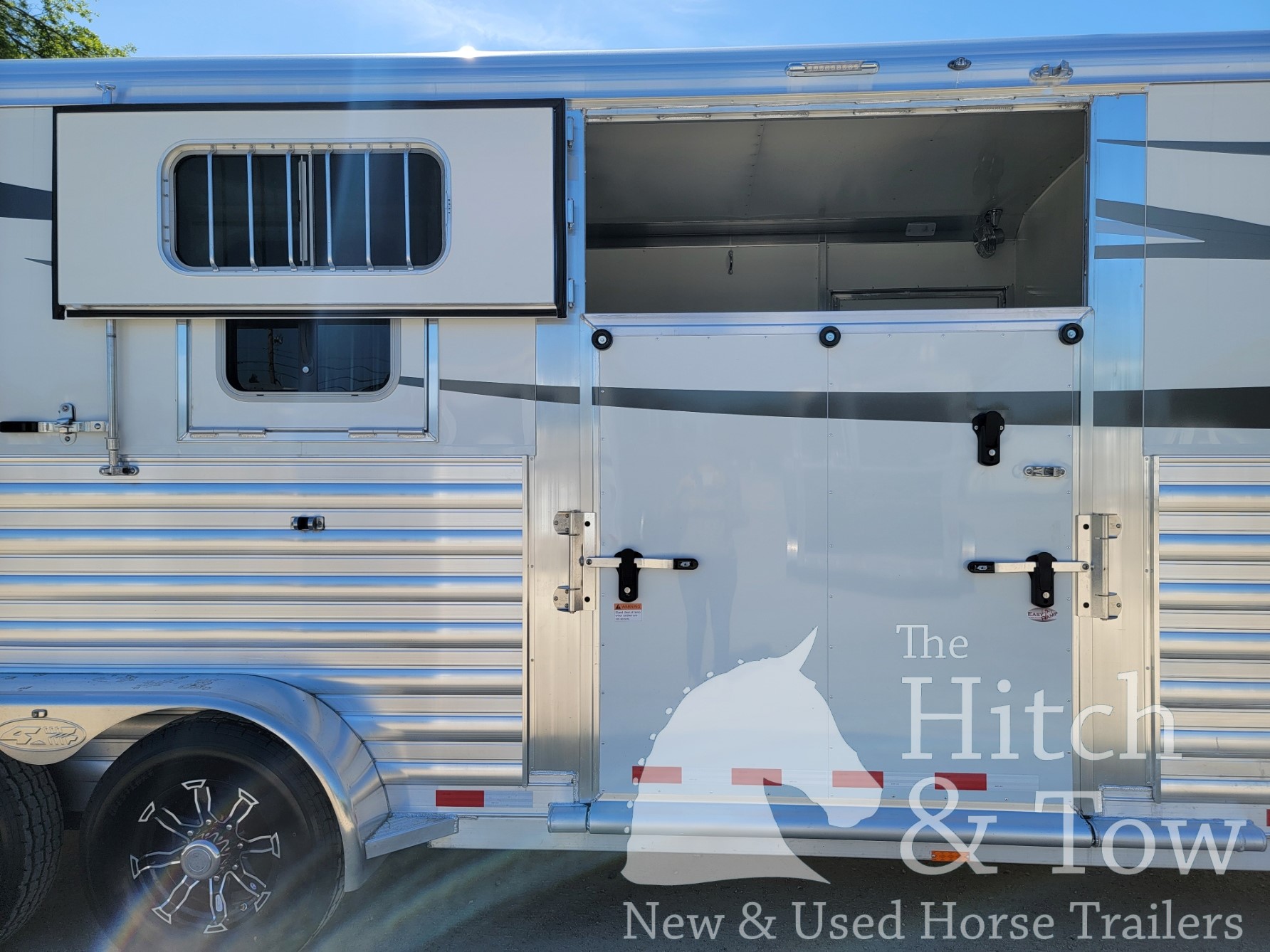 2025 4 STAR 2+1 W/ WERM, 5′ DR DESSING ROOM, 8′ BOX STALL & MORE!! $54,900