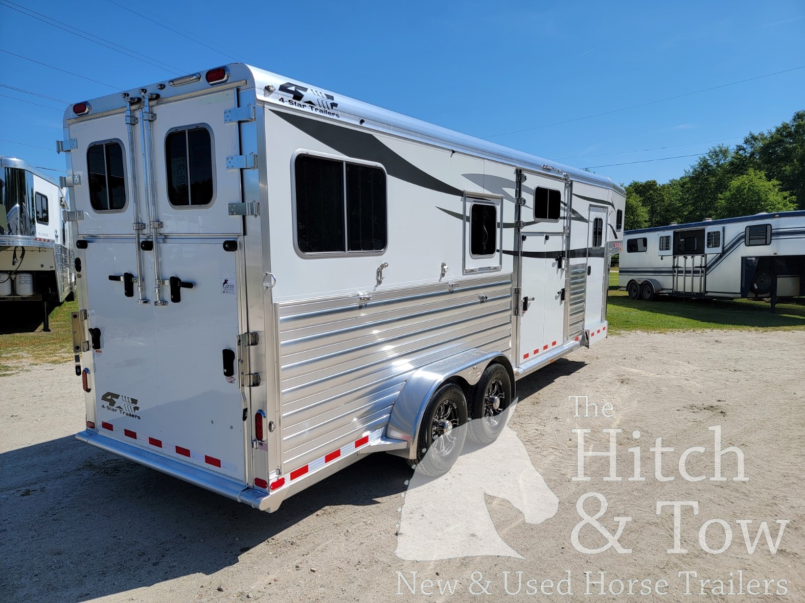 2025 4 STAR 2+1 W/ WERM, 5′ DR DESSING ROOM, 8′ BOX STALL & MORE!! $54,900