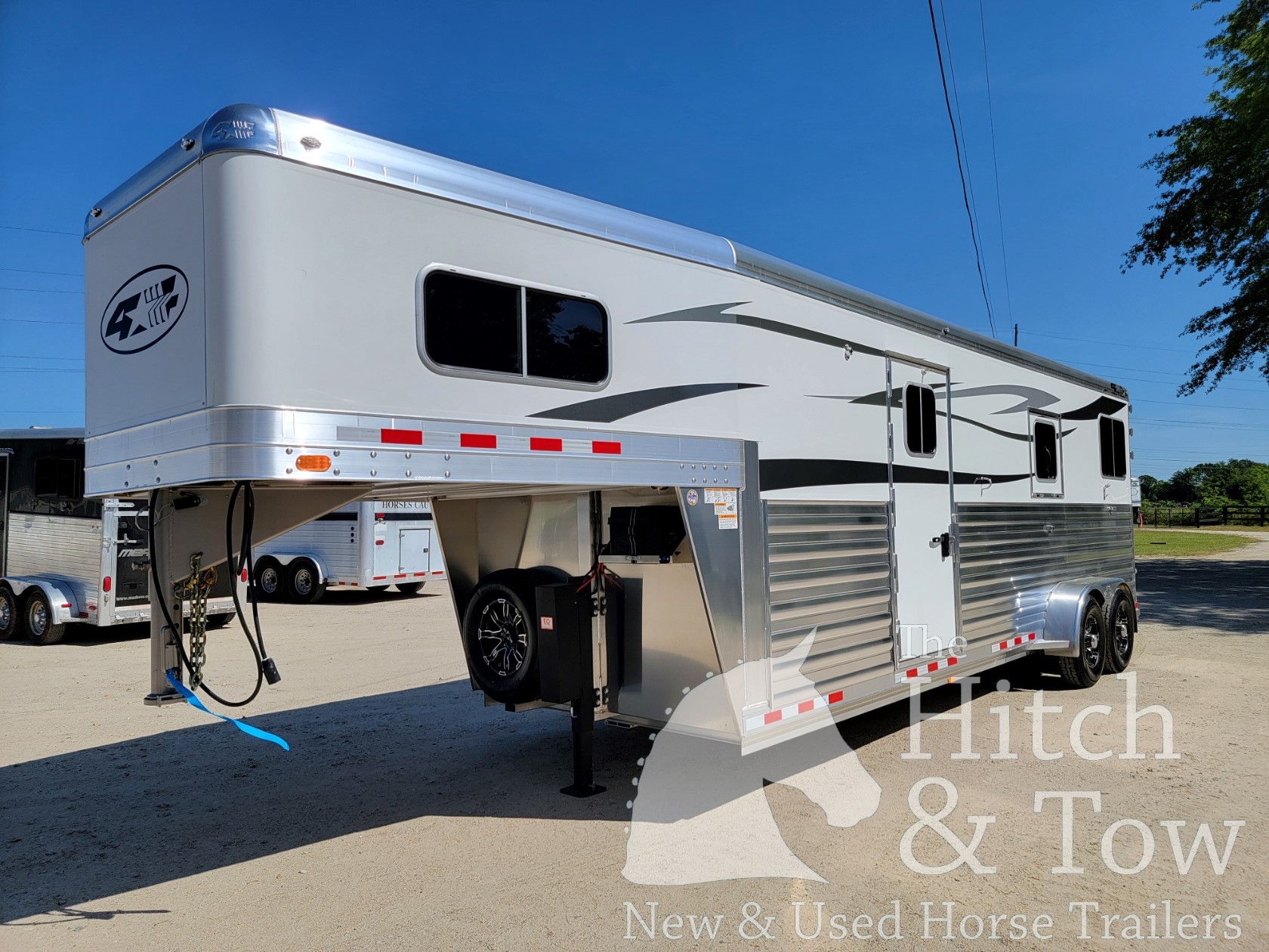 2025 4 STAR 2+1 W/ WERM, 5′ DR DESSING ROOM, 8′ BOX STALL & MORE!! $54,900