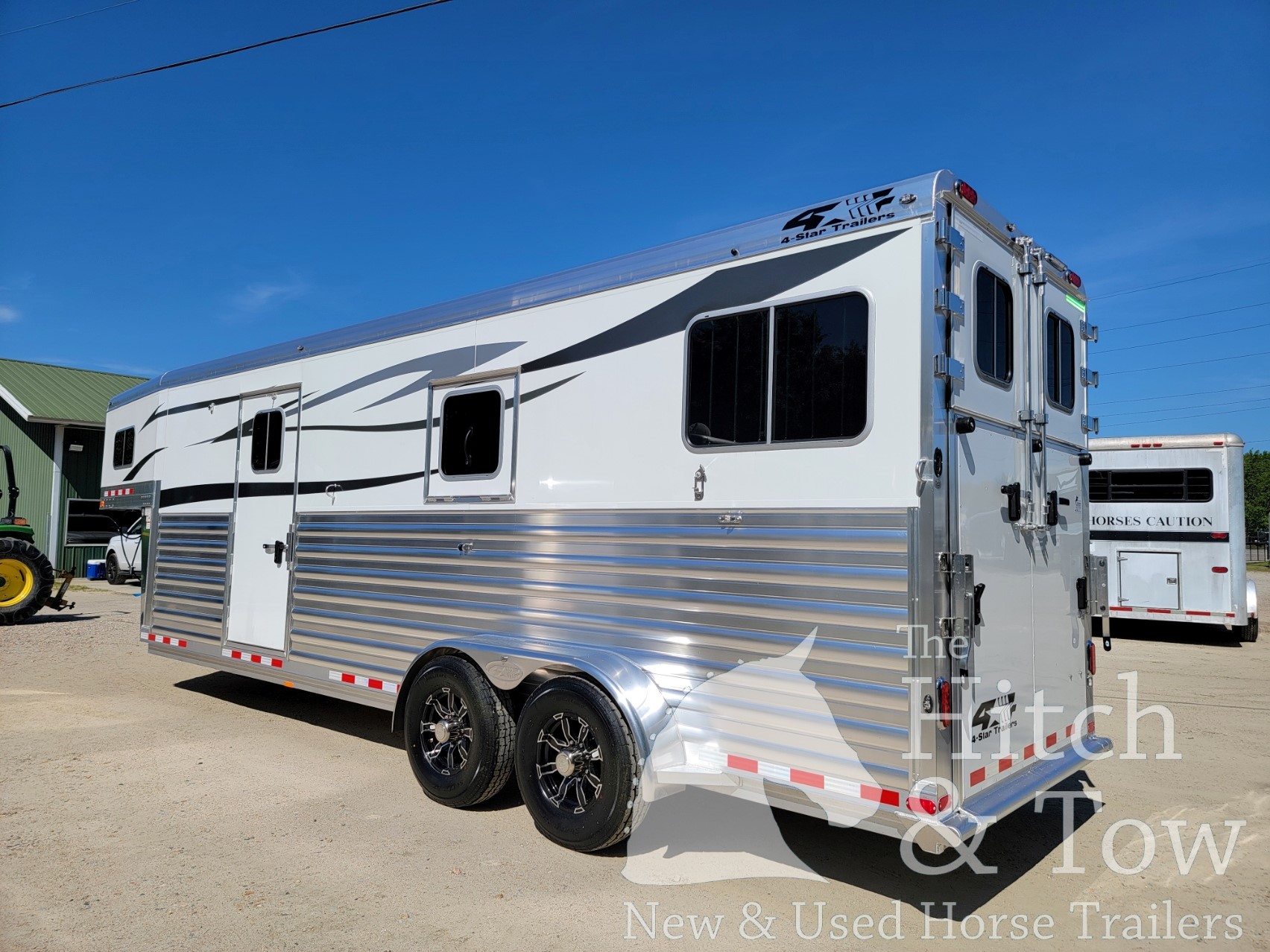 2025 4 STAR 2+1 W/ WERM, 5′ DR DESSING ROOM, 8′ BOX STALL & MORE!! $54,900