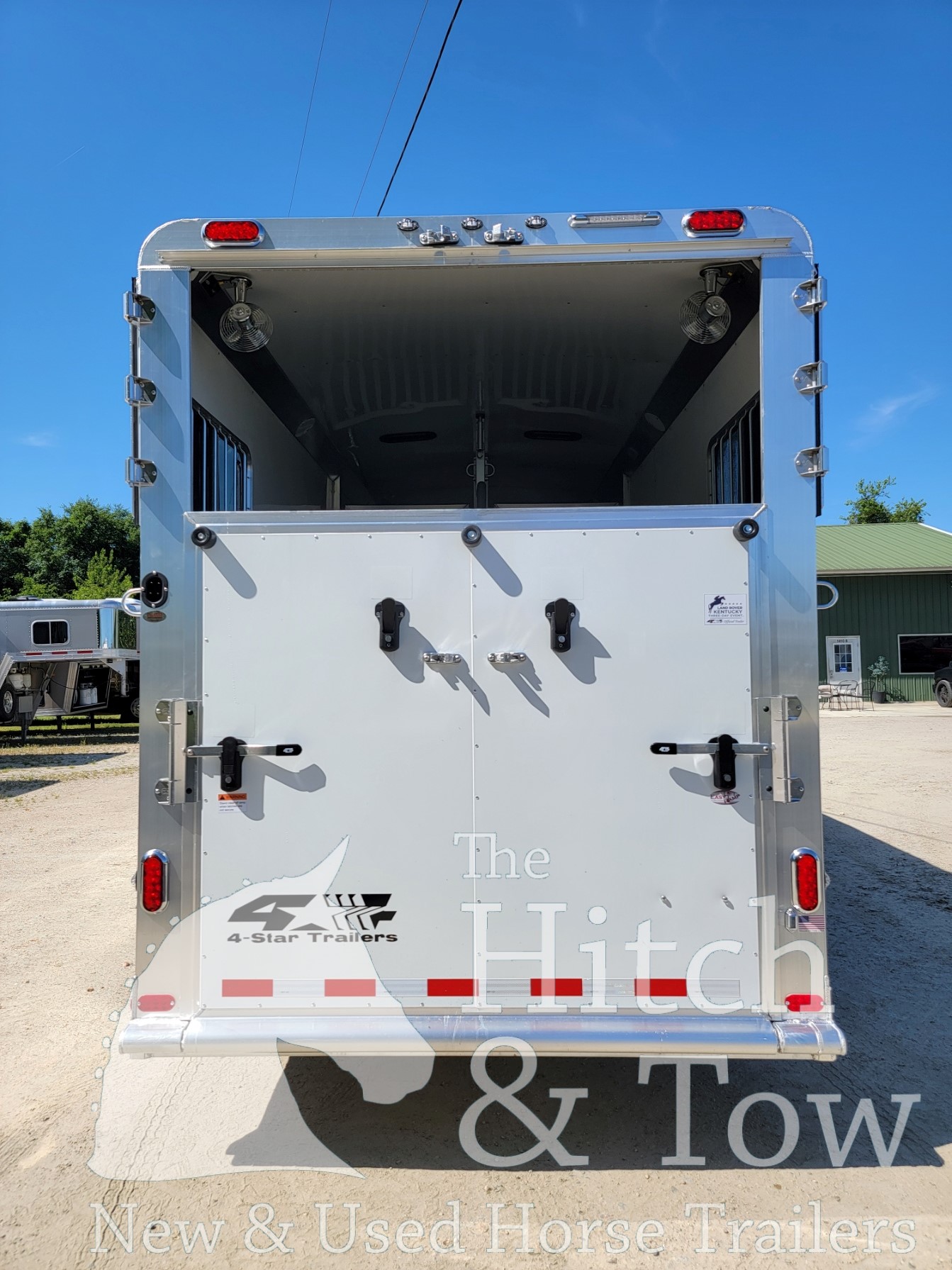 2025 4 STAR 2+1 W/ WERM, 5′ DR DESSING ROOM, 8′ BOX STALL & MORE!! $54,900