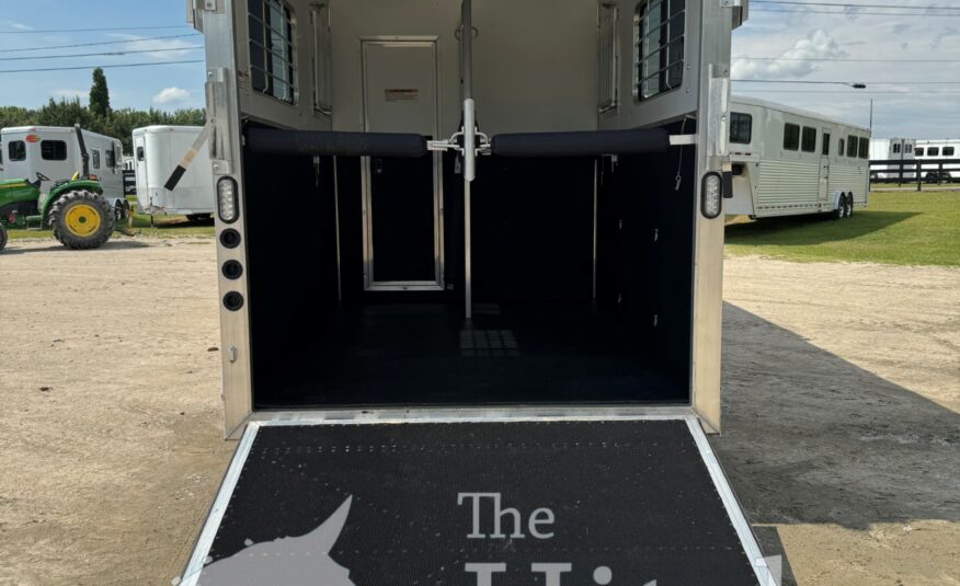 2022 LAKOTA CHARGER EDITION 2 HORSE STRAIGHT LOAD GOOSENECK WITH 9′ LQ & MID-TACK! $53,900