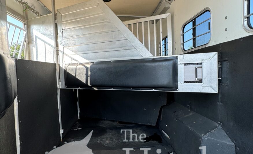 2004 HART 3 HORSE SLANT BUMPER PULL W/ DRESSING ROOM & RAMP TO DRESSING ROOM! $29,900