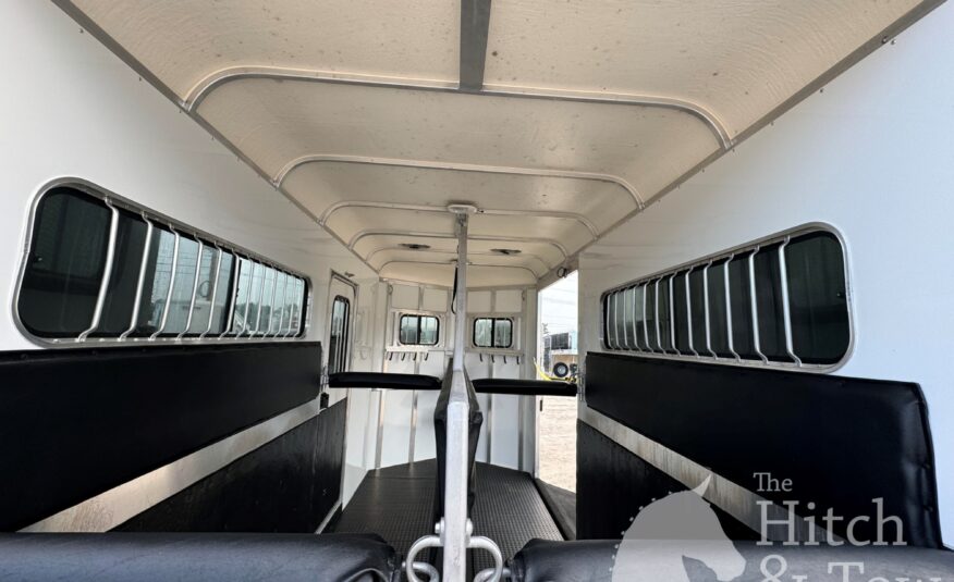 LIKE NEW 2022 GORE 2 HORSE WITH SIDE RAMP/ NO DRESSING ROOM!! $21,900