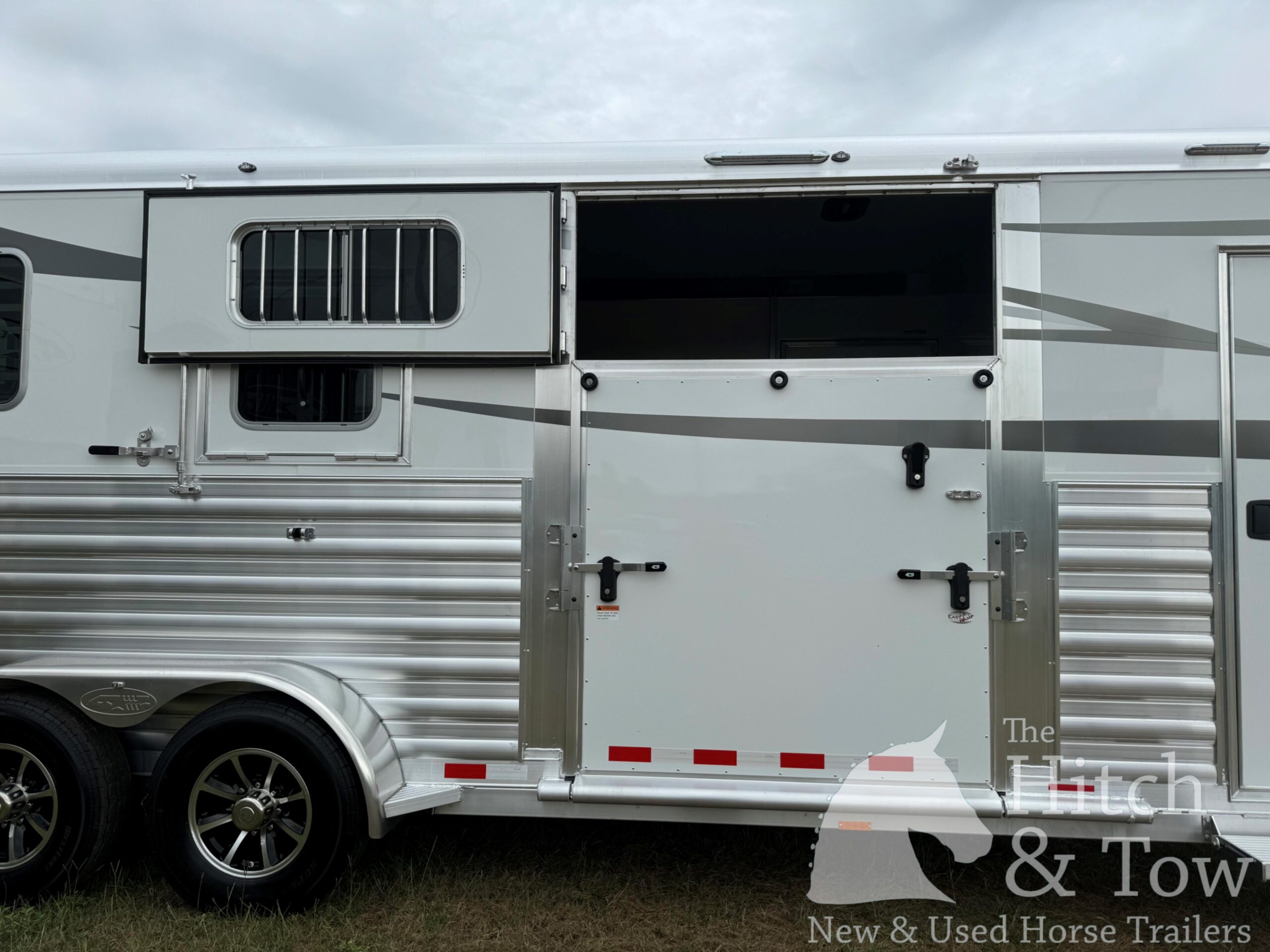 2025 4 STAR  2+1 W/ ROLLING DIVIDER, WERM, 5′ DRESSING ROOM & MORE!! $57,900