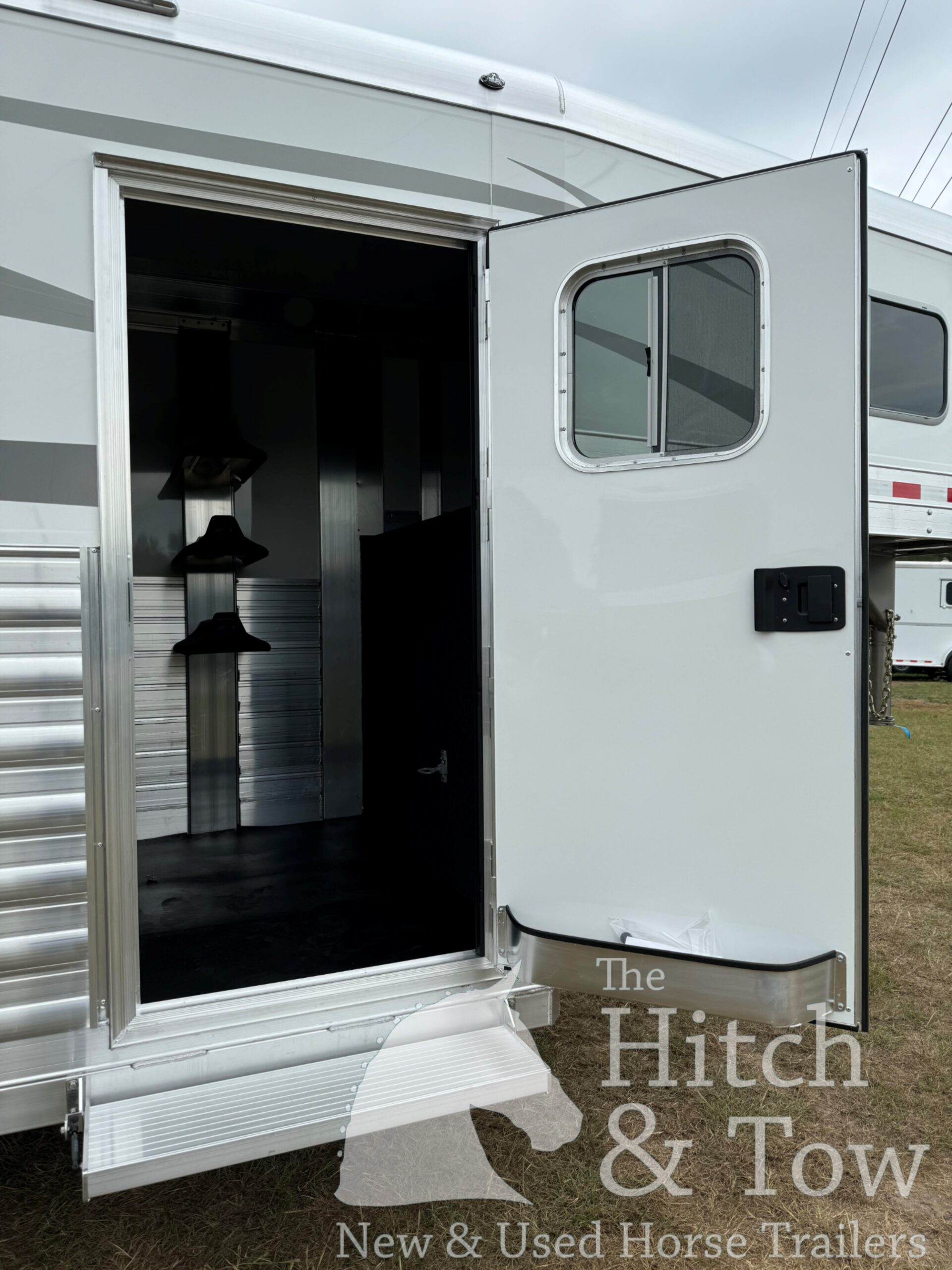 2025 4 STAR  2+1 W/ ROLLING DIVIDER, WERM, 5′ DRESSING ROOM & MORE!! $57,900