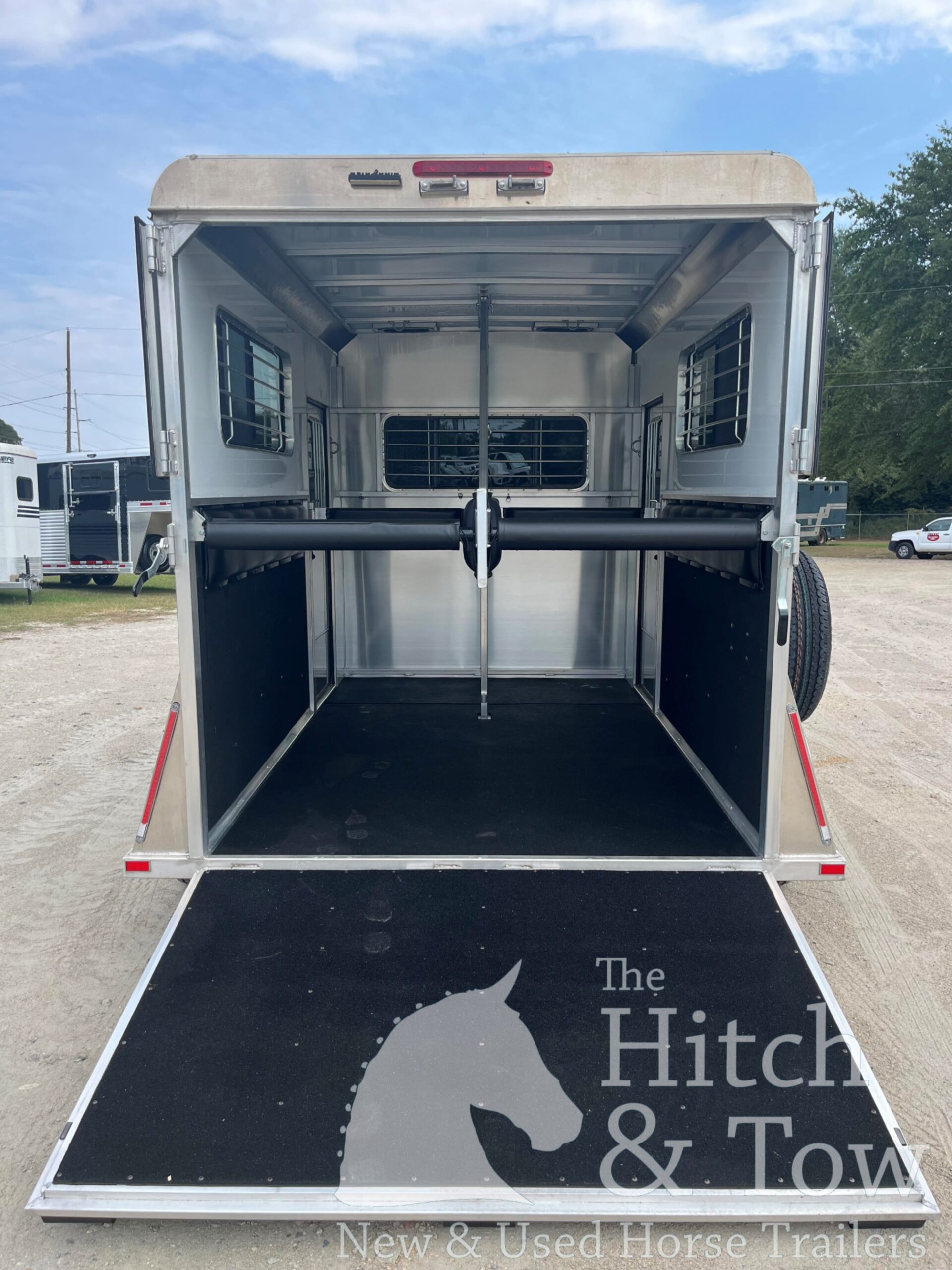 2023 KINGSTON TRAILERS CLASSIC ELITE W/ DRESSING ROOM! $24,900