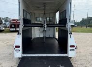 LIKE NEW 2022 GORE 2 HORSE WITH SIDE RAMP/ NO DRESSING ROOM!! $21,900