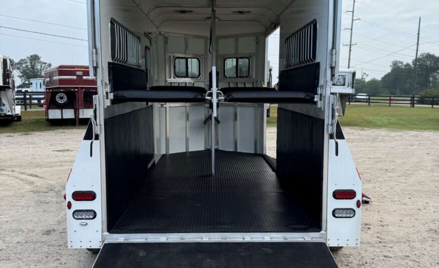 LIKE NEW 2022 GORE 2 HORSE WITH SIDE RAMP/ NO DRESSING ROOM!! $21,900