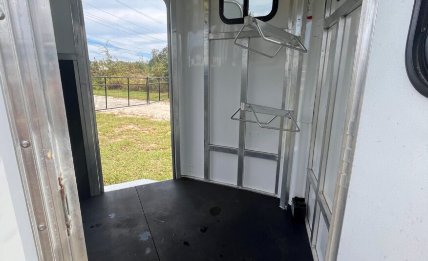 2014 TRAILERS USA 2 HORSE BUMPER PULL $9,400