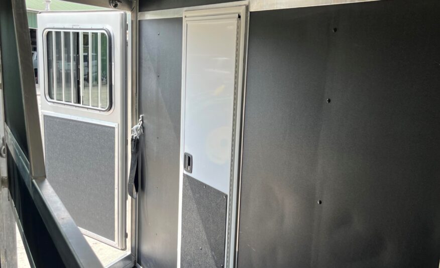 SLIGHTLY USED! 2022 SHADOW 4 HORSE SLANT LOAD LIVING QUARTERS TRAILER W/ UPGRADES $45,900