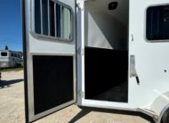 2025 KIEFERBILT 2 HORSE SLANT BUMPER PULL W/ DRESSING ROOM $21,900