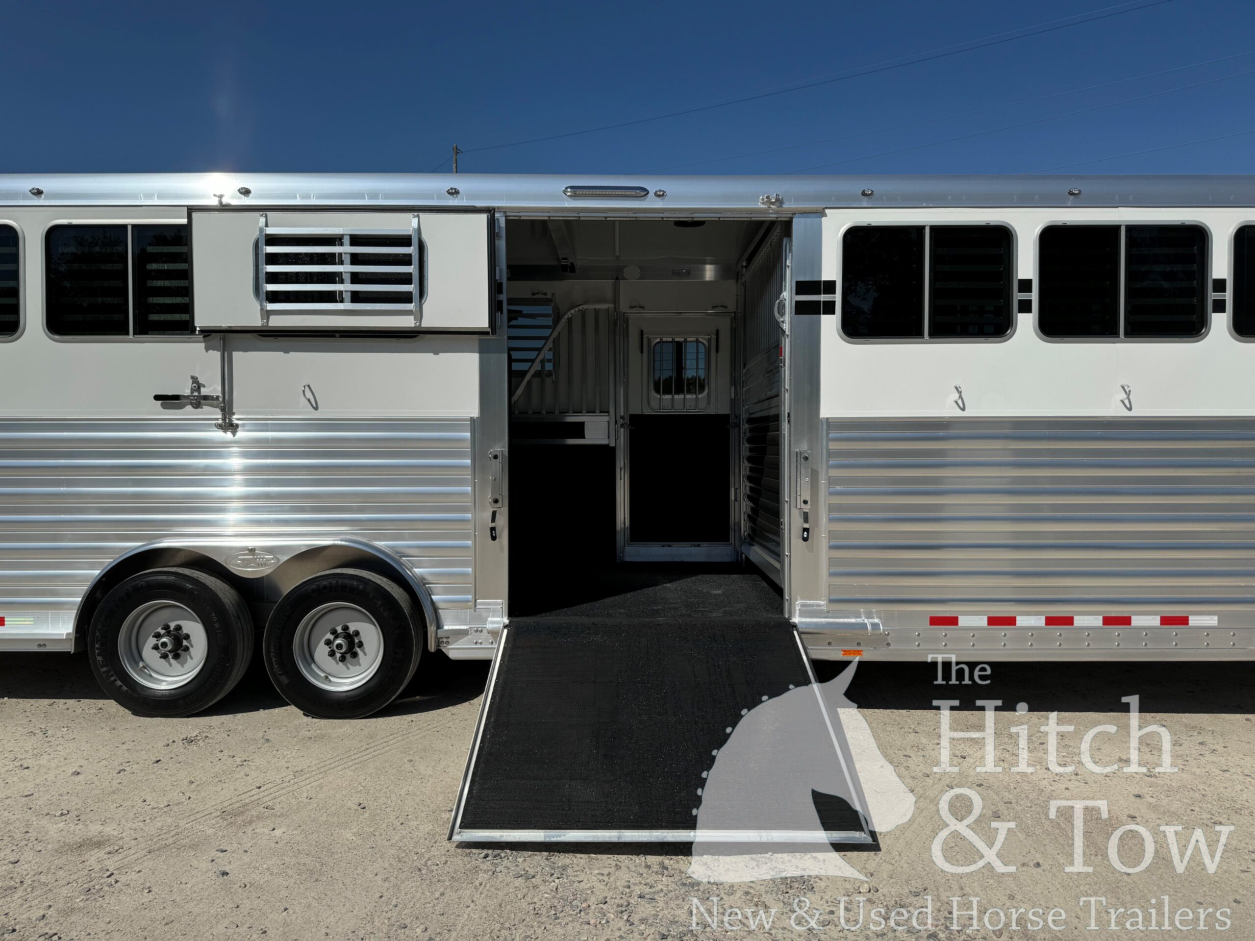 2025 4 STAR 6-8 HORSE HEAD TO HEAD W/ AIR RIDE & MANY UPGRADES $145,900