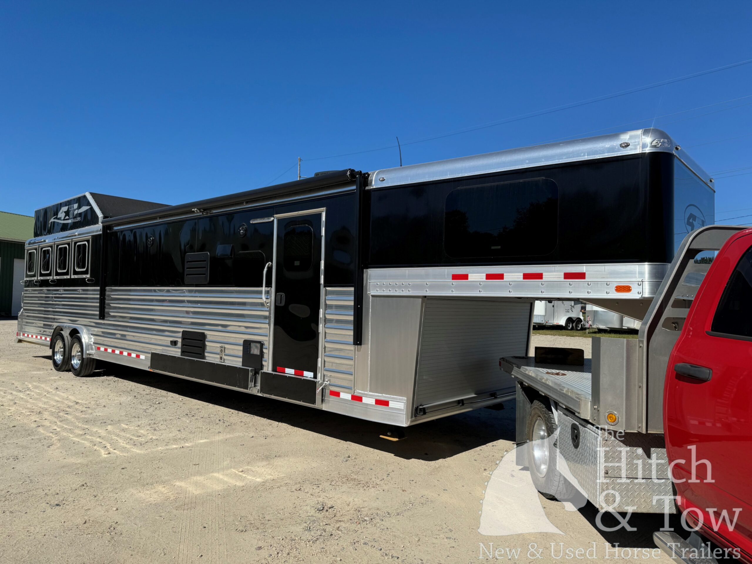 2023 4 STAR DELUXE 4 HORSE W/ 15′ OUTBACK LIVING QUARTERS, TONS OF UPGRADES, & TONS OF STORAGE!! $234,000