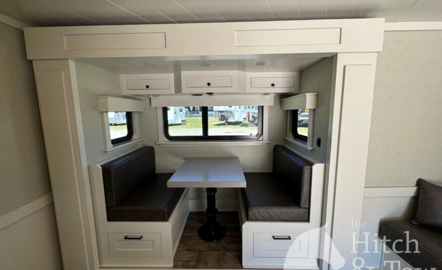 2023 4 STAR DELUXE 4 HORSE W/ 15′ OUTBACK LIVING QUARTERS, TONS OF UPGRADES, & TONS OF STORAGE!! $234,000