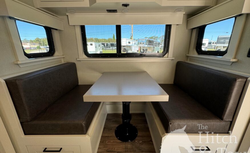 2023 4 STAR DELUXE 4 HORSE W/ 15′ OUTBACK LIVING QUARTERS, TONS OF UPGRADES, & TONS OF STORAGE!! $234,000