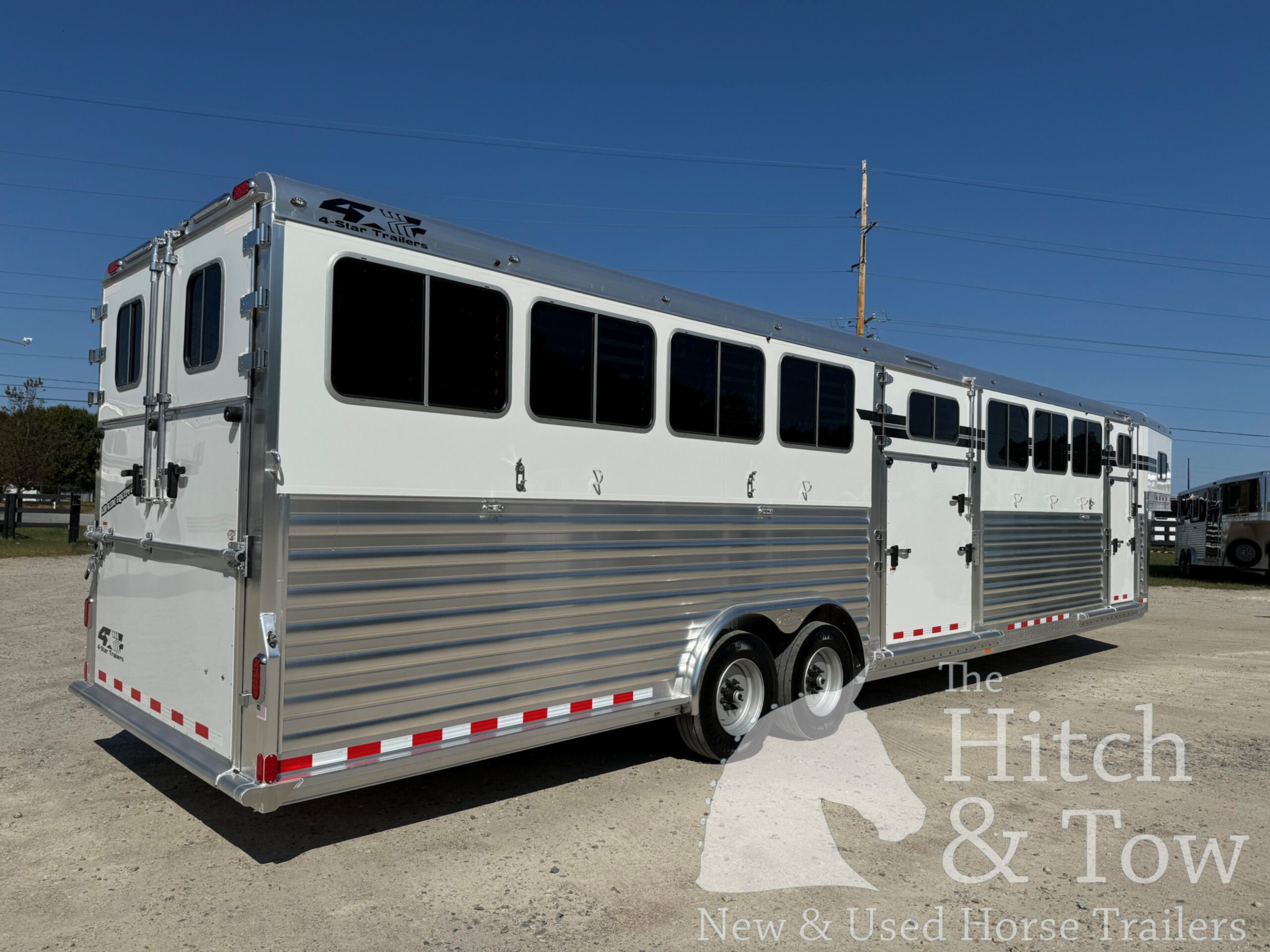 2025 4 STAR 6-8 HORSE HEAD TO HEAD W/ AIR RIDE & MANY UPGRADES $145,900