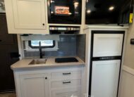 2023 4 STAR DELUXE 4 HORSE W/ 15′ OUTBACK LIVING QUARTERS, TONS OF UPGRADES, & TONS OF STORAGE!! $234,000