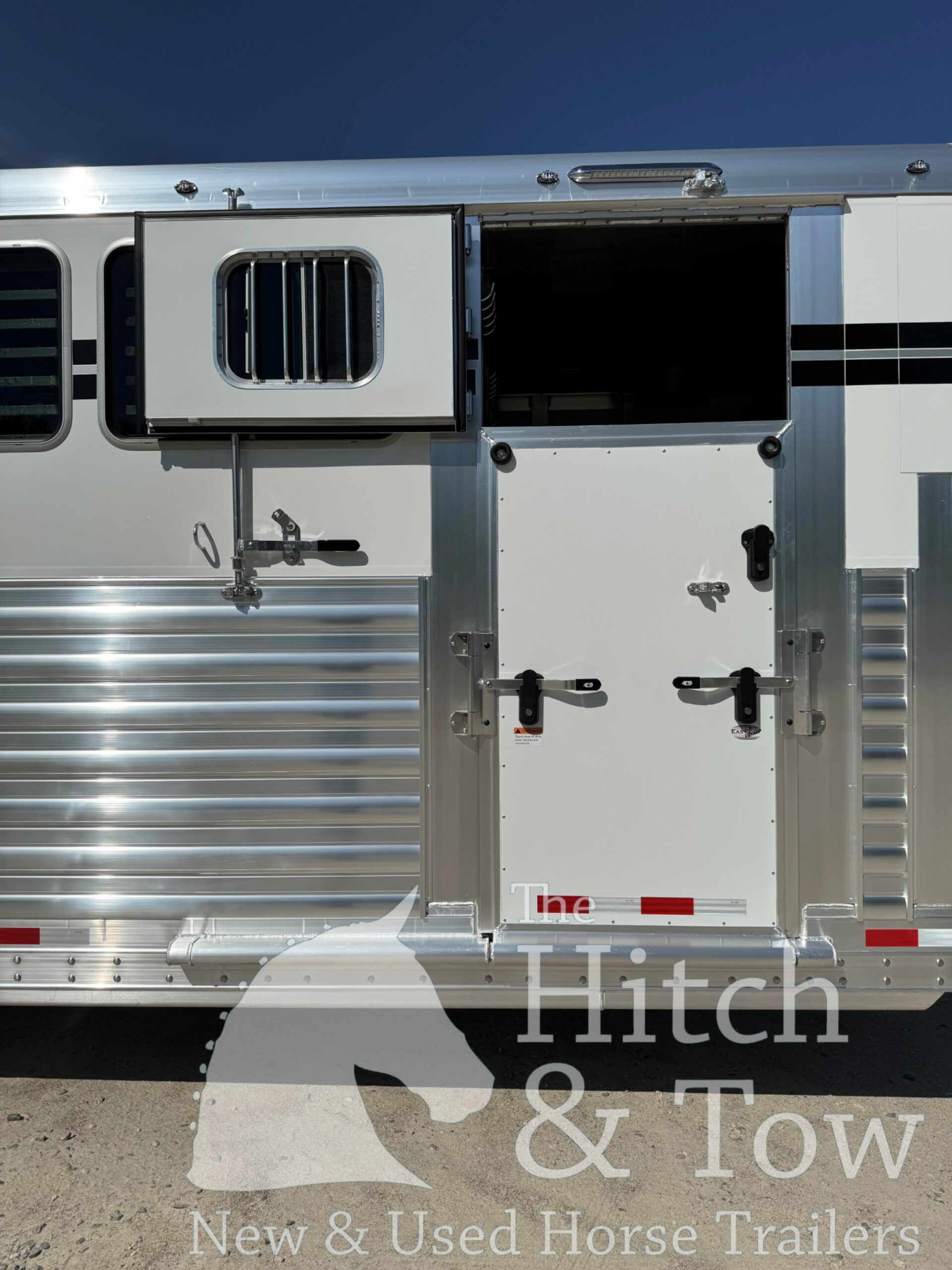 2025 4 STAR 6-8 HORSE HEAD TO HEAD W/ AIR RIDE & MANY UPGRADES $145,900