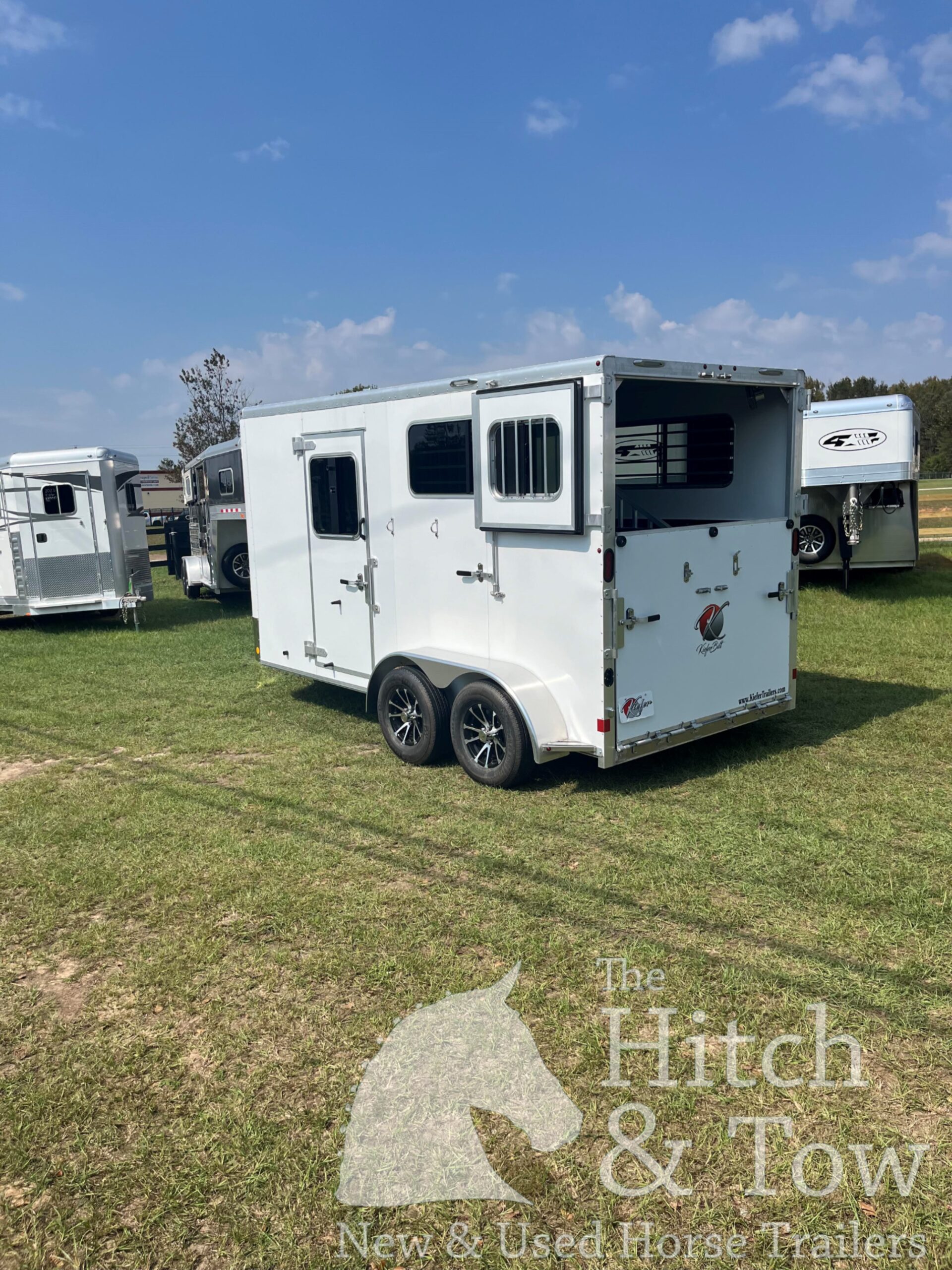 2025 KIEFERBILT KRUISER 2 HORSE BUMPER PULL W/ DRESSING ROOM $21,900