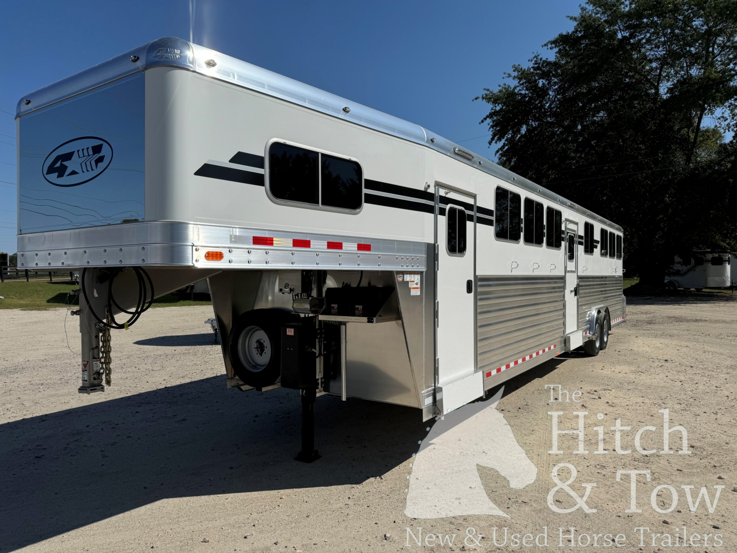 2025 4 STAR 6-8 HORSE HEAD TO HEAD W/ AIR RIDE & MANY UPGRADES $145,900