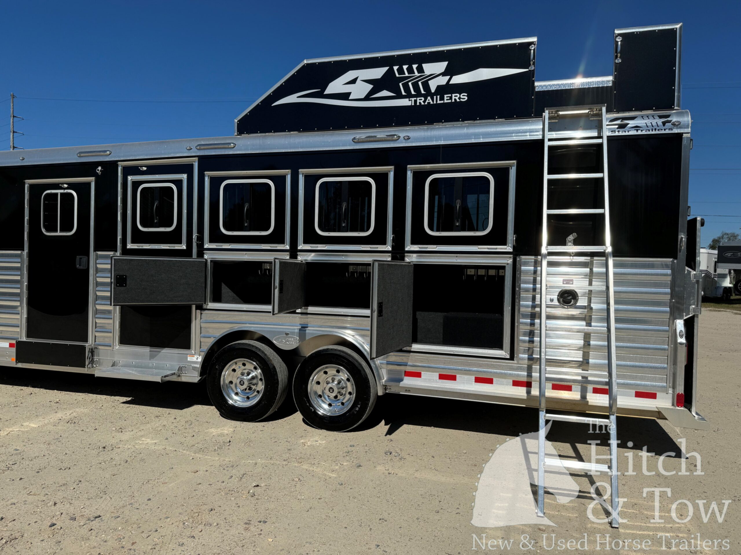 2023 4 STAR DELUXE 4 HORSE W/ 15′ OUTBACK LIVING QUARTERS, TONS OF UPGRADES, & TONS OF STORAGE!! $234,000