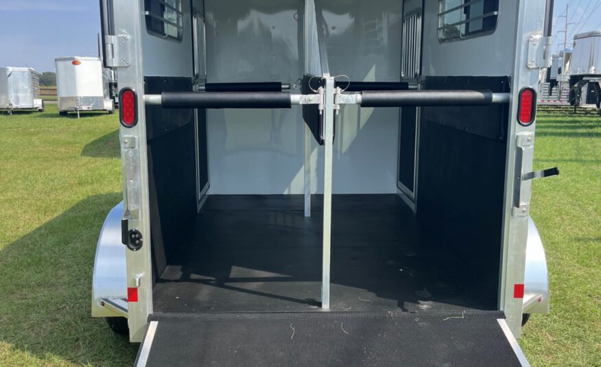 2025 KIEFERBILT KRUISER 2 HORSE BUMPER PULL W/ DRESSING ROOM $21,900