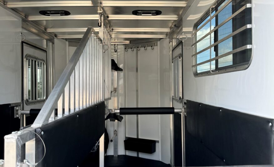 2025 KIEFERBILT KRUISER 2 HORSE BUMPER PULL NO DRESSING ROOM $18,950