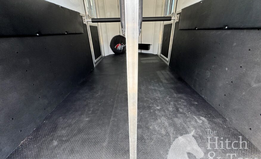 2025 KIEFERBILT KRUISER 2 HORSE BUMPER PULL NO DRESSING ROOM $18,950