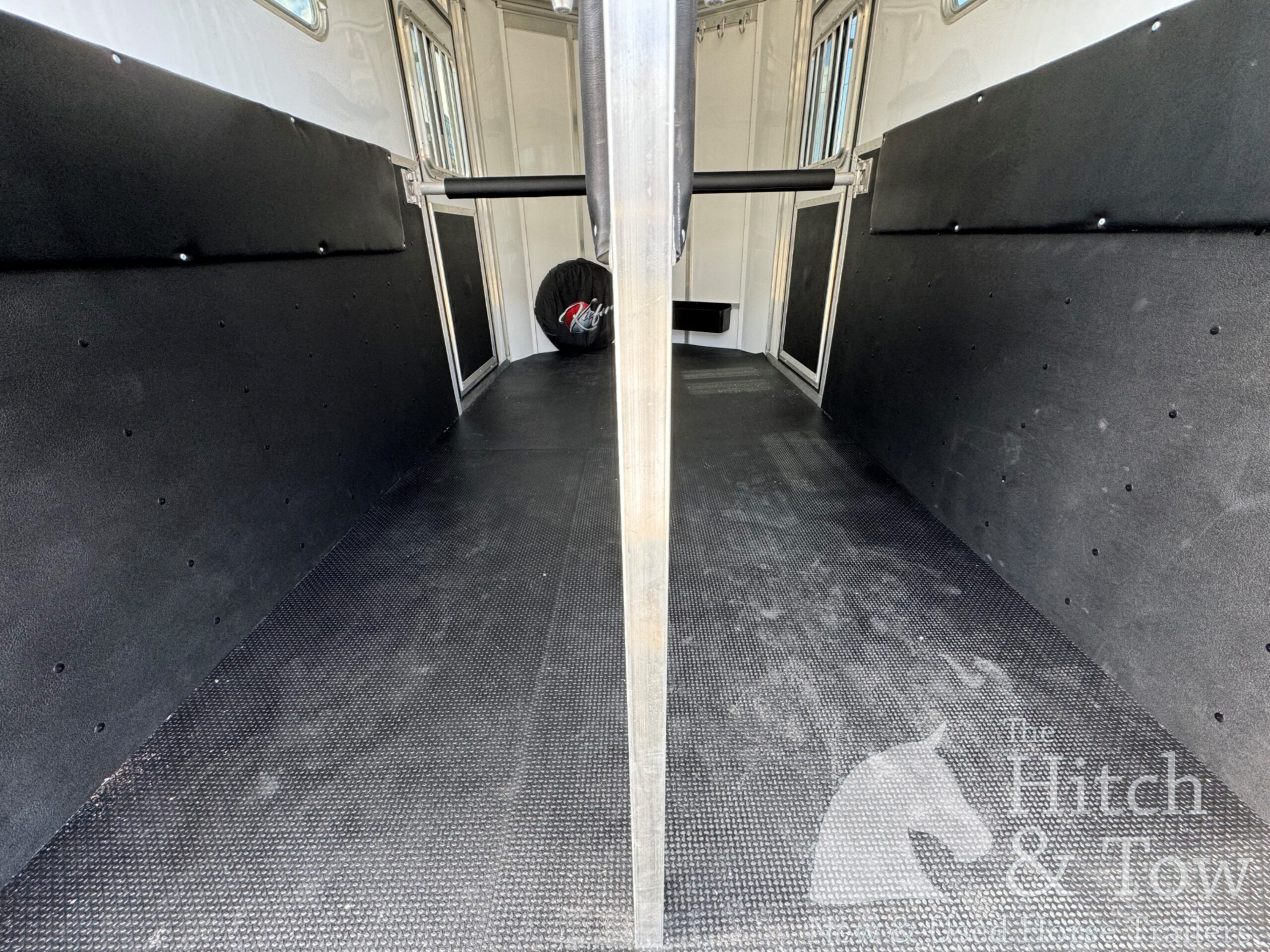 2025 KIEFERBILT KRUISER 2 HORSE BUMPER PULL NO DRESSING ROOM $18,950