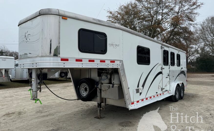 2006 KIEFERBUILT 3 HORSE w/ 8′ LIVING QUARTERS $24,500