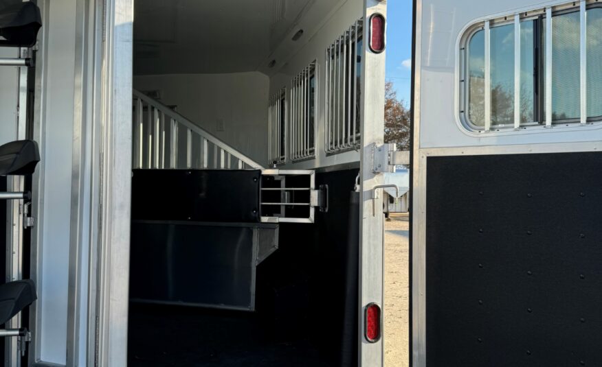 2025 KIEFERBILT 3 HORSE W/ 10′ JBJ CONVERSIONS LIVING QUARTERS, TONS OF UPGRADES, & TONS OF STORAGE!! $124,900