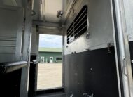 2005 DREAM COACH 2 HORSE STRAIGHT LOAD GOOSENECK WITH 7′ LQ & MID-TACK! $26,500