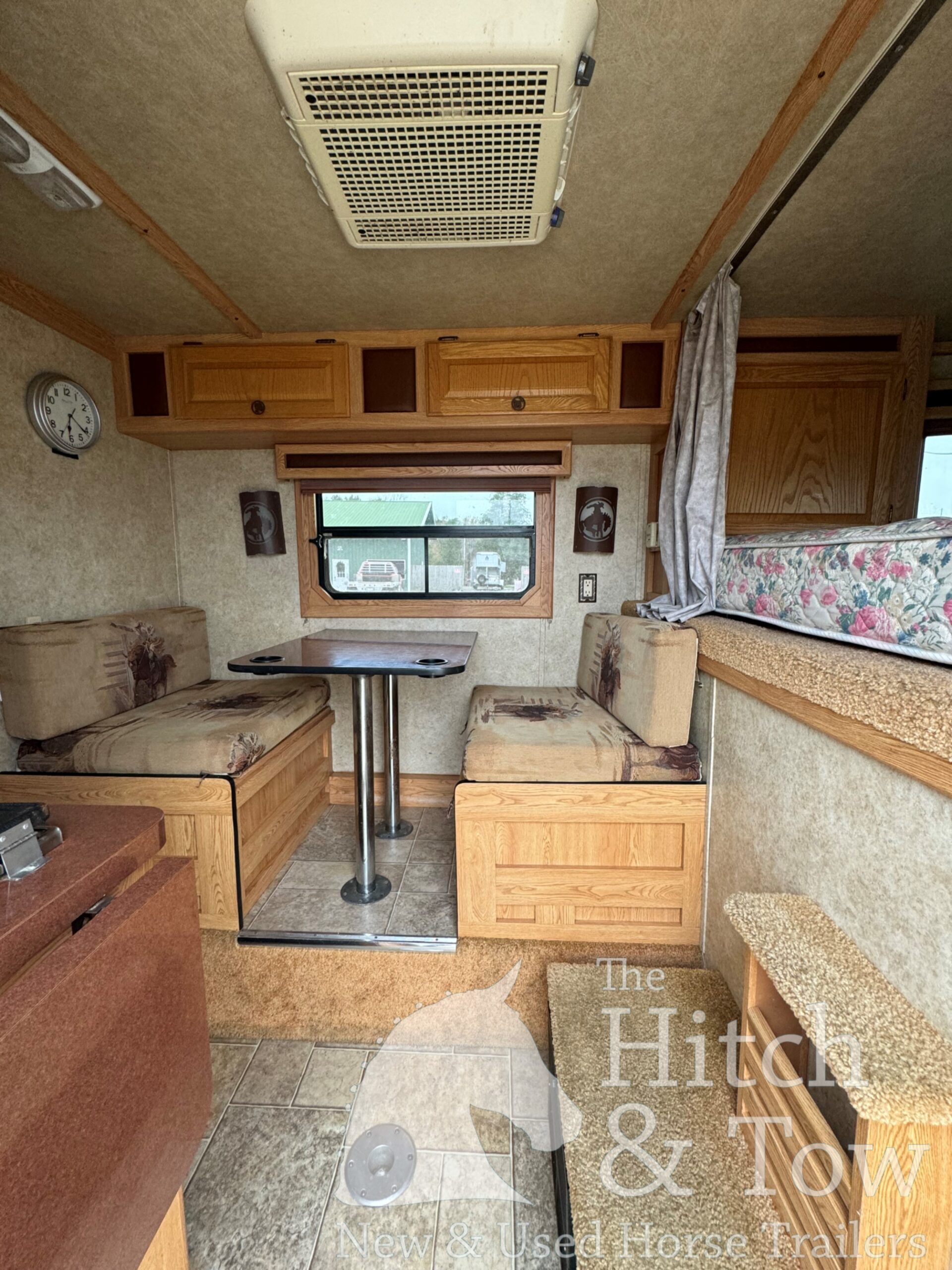 2006 KIEFERBUILT 3 HORSE w/ 8′ LIVING QUARTERS $24,500