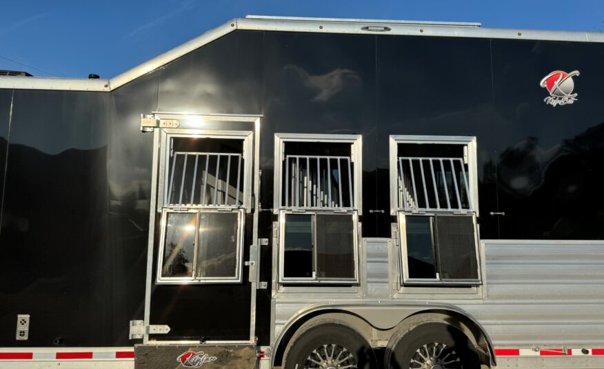 2025 KIEFERBILT 3 HORSE W/ 10′ JBJ CONVERSIONS LIVING QUARTERS, TONS OF UPGRADES, & TONS OF STORAGE!! $124,900