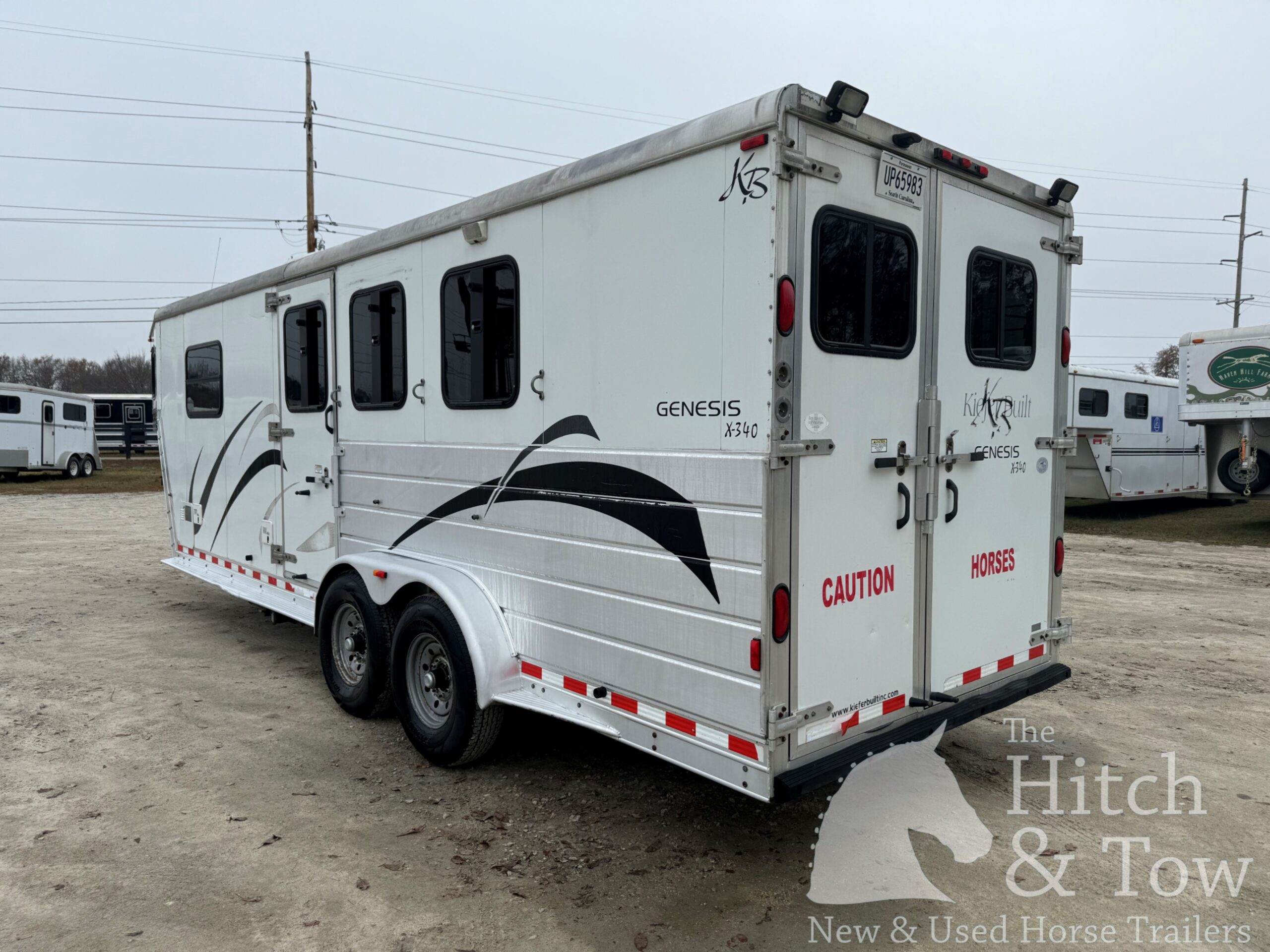 2006 KIEFERBUILT 3 HORSE w/ 8′ LIVING QUARTERS $24,500