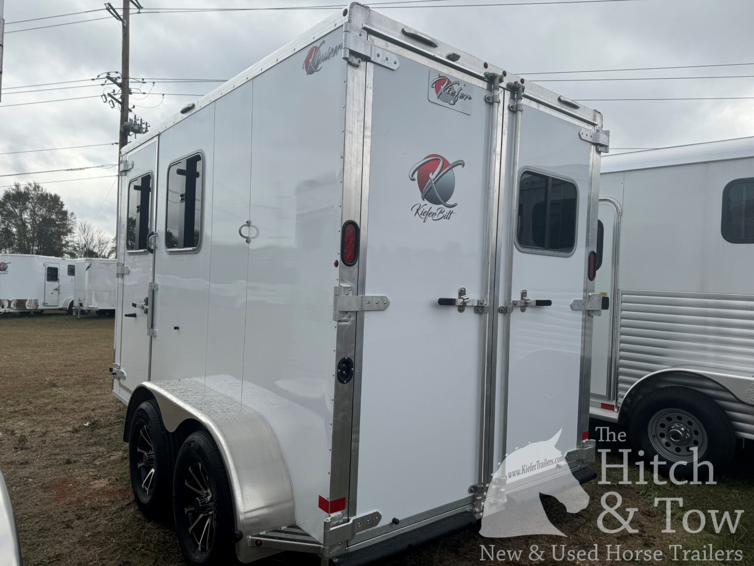 2025 KIEFERBILT 2 HORSE SLANT BUMPER PULL W/ DRESSING ROOM $20,900