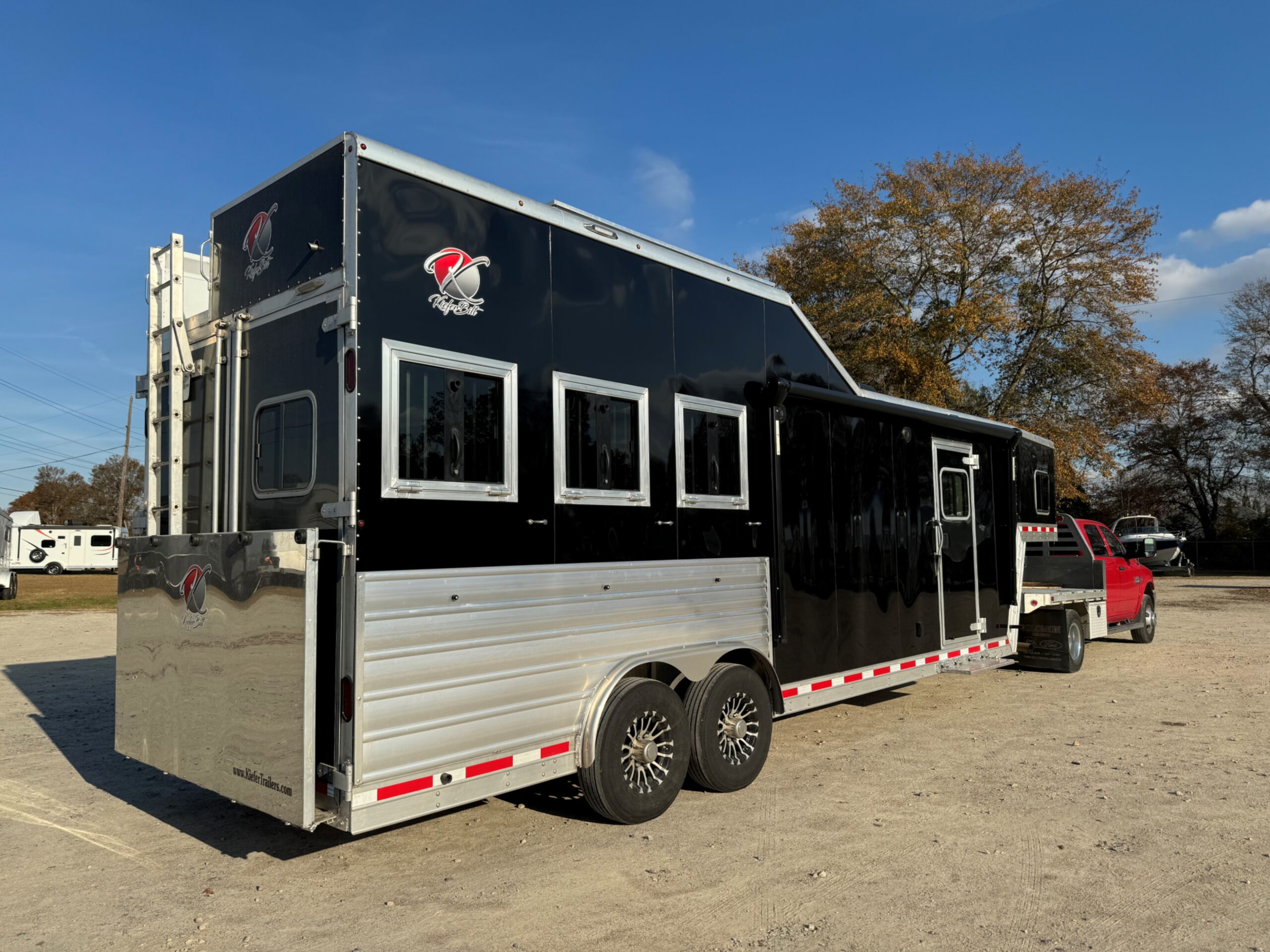 2025 KIEFERBILT 3 HORSE W/ 10′ JBJ CONVERSIONS LIVING QUARTERS, TONS OF UPGRADES, & TONS OF STORAGE!! $109,900