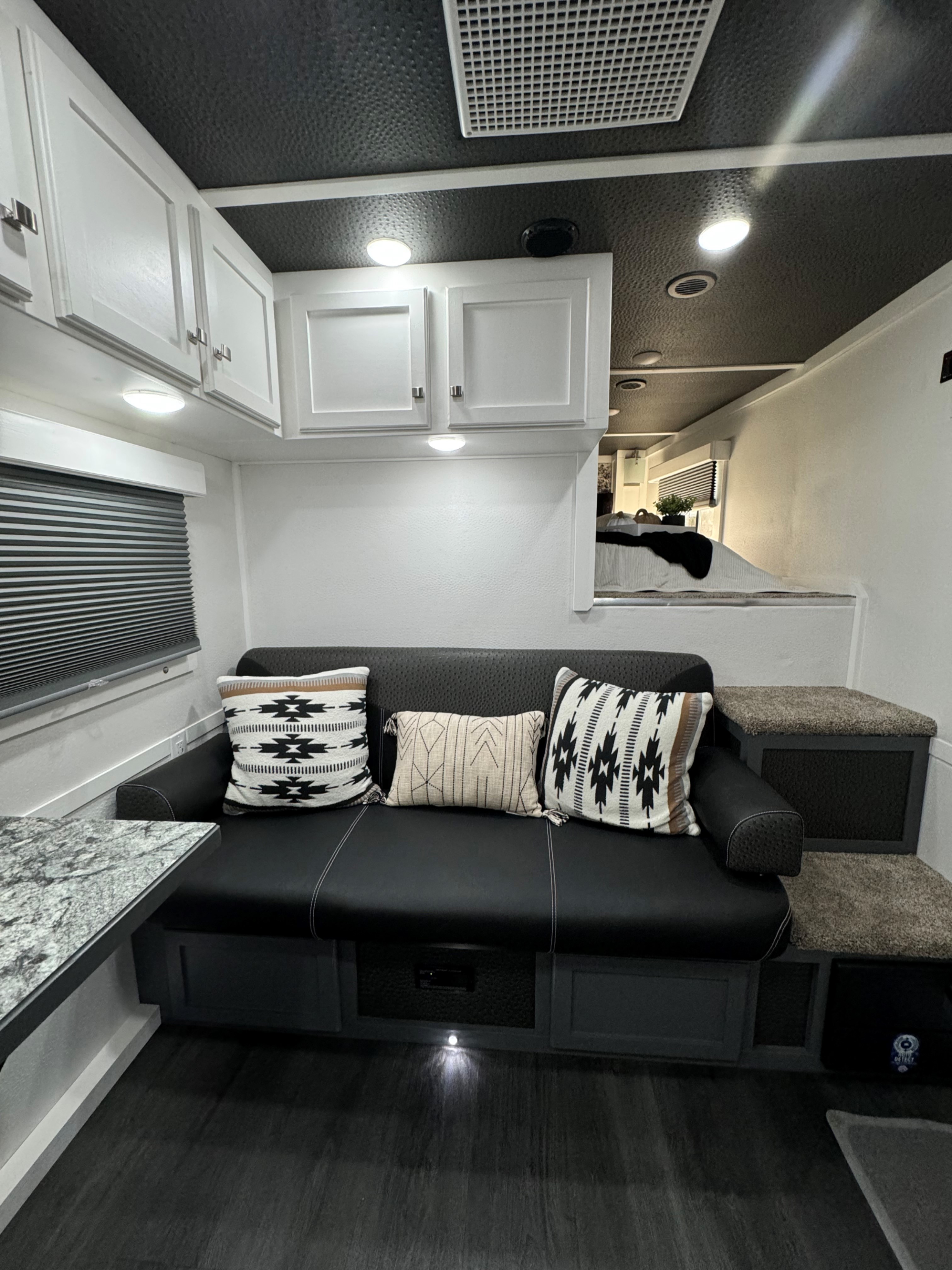 2025 KIEFERBILT 3 HORSE W/ 10′ JBJ CONVERSIONS LIVING QUARTERS, TONS OF UPGRADES, & TONS OF STORAGE!! $124,900