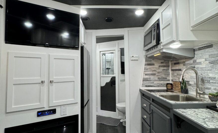 2025 KIEFERBILT 3 HORSE W/ 10′ JBJ CONVERSIONS LIVING QUARTERS, TONS OF UPGRADES, & TONS OF STORAGE!! $124,900