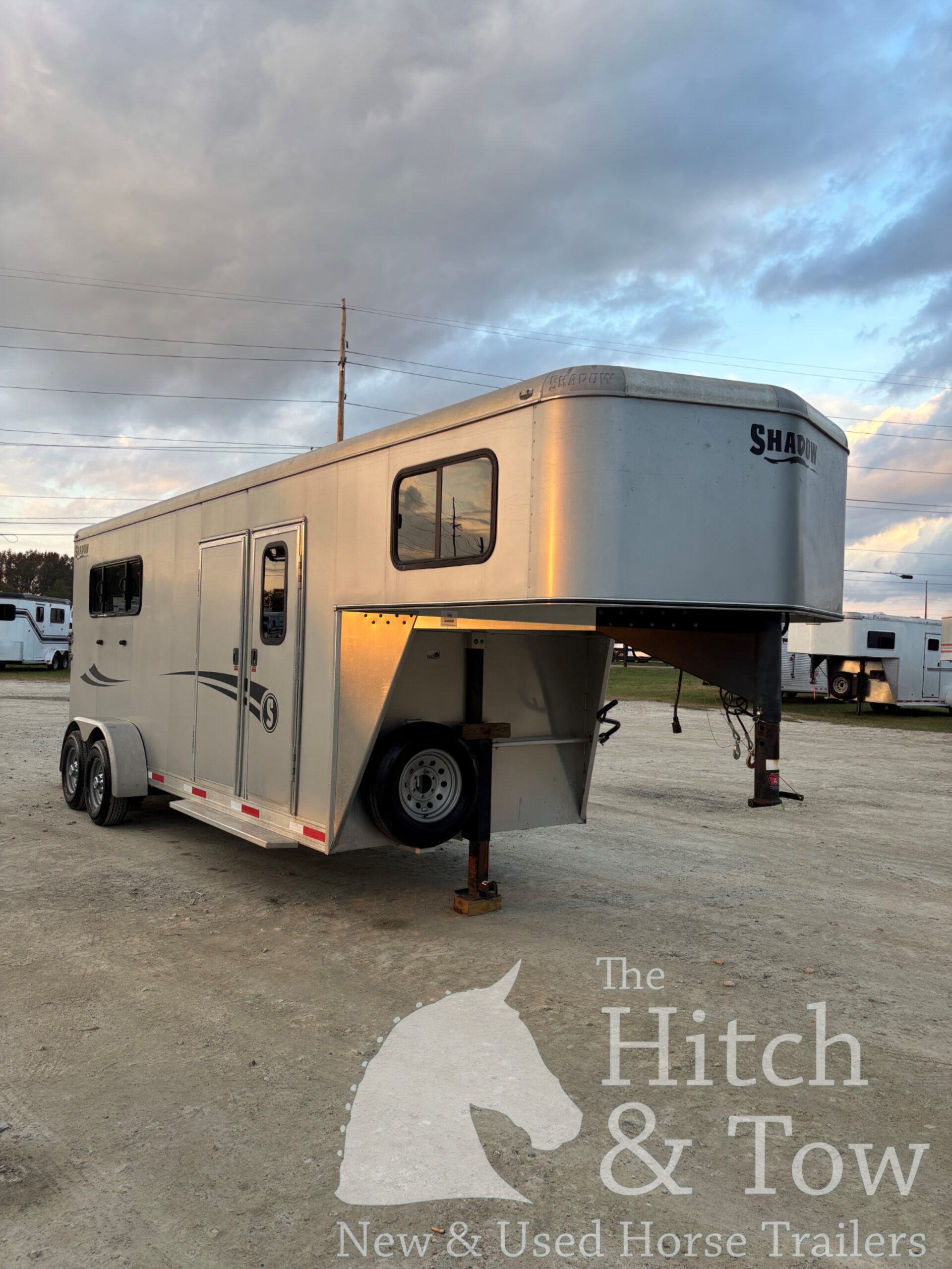 2019 SHADOW 3 HORSE GOOSENECK LOADED WITH OPTIONS! $22,900