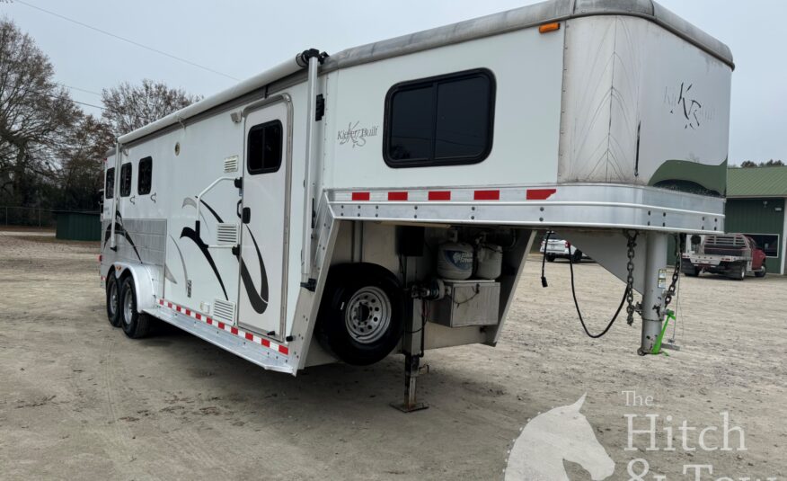 2006 KIEFERBUILT 3 HORSE w/ 8′ LIVING QUARTERS $24,500