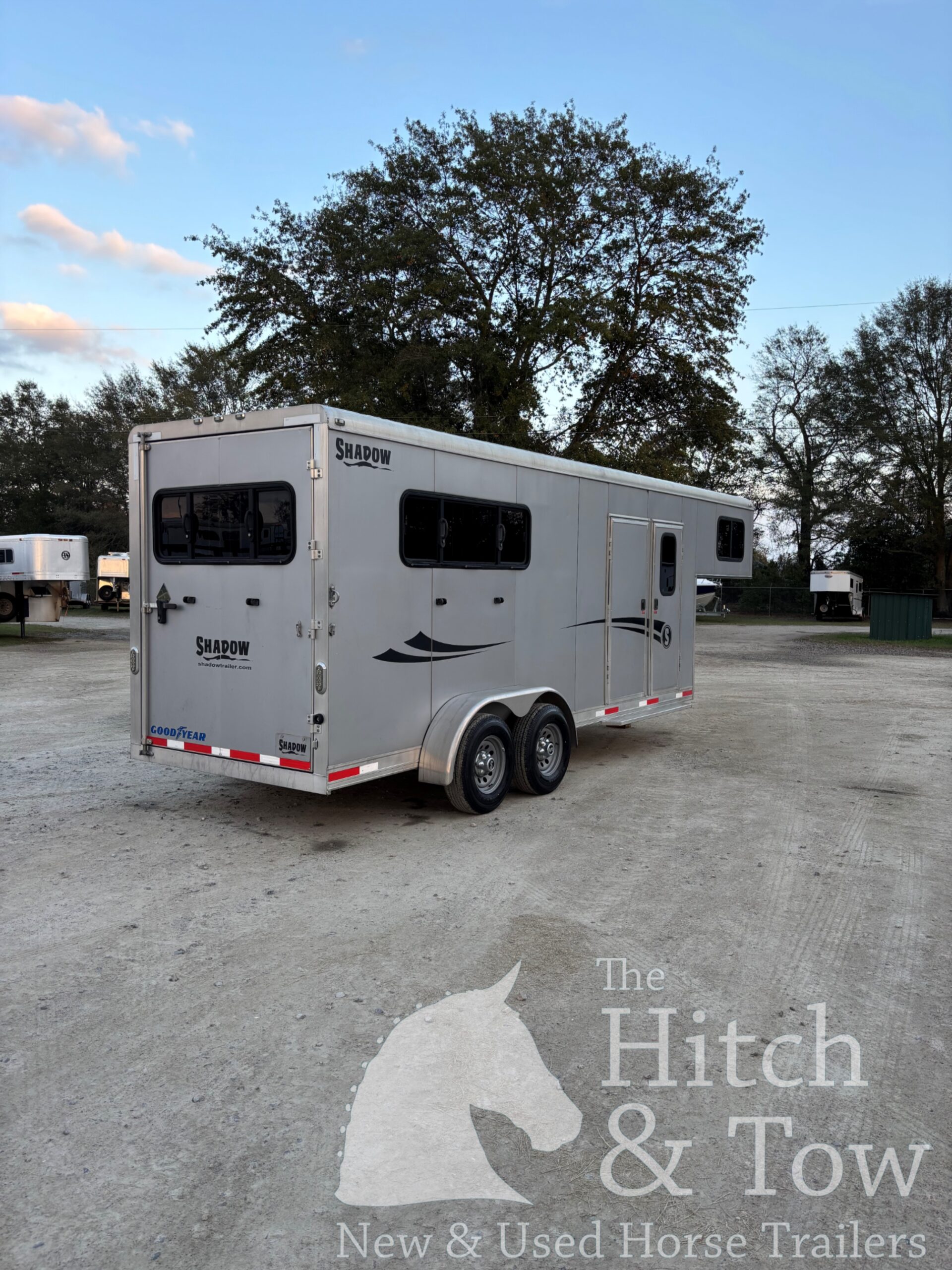 2019 SHADOW 3 HORSE GOOSENECK LOADED WITH OPTIONS! $22,900