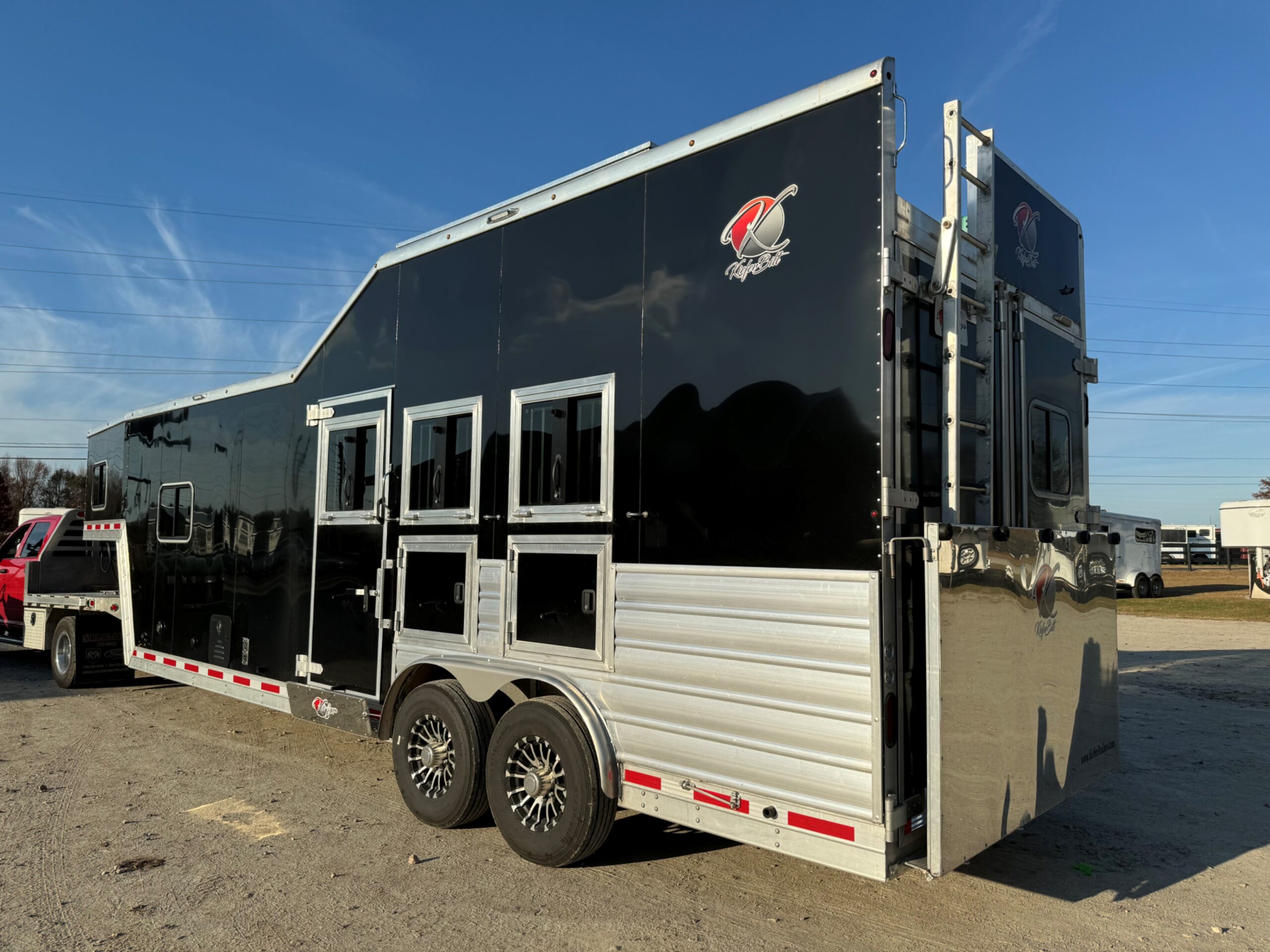 2025 KIEFERBILT 3 HORSE W/ 10′ JBJ CONVERSIONS LIVING QUARTERS, TONS OF UPGRADES, & TONS OF STORAGE!! $109,900