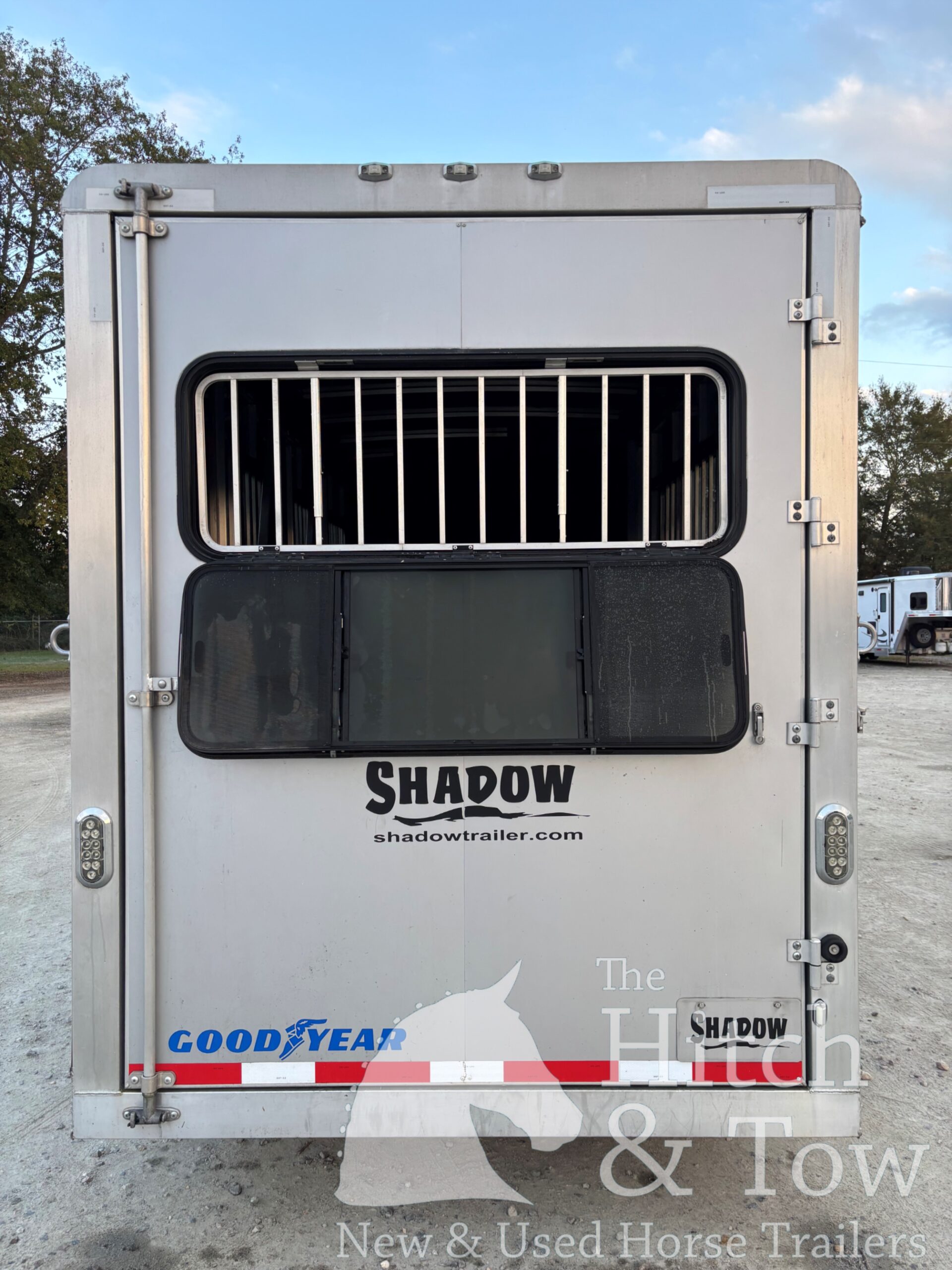 2019 SHADOW 3 HORSE GOOSENECK LOADED WITH OPTIONS! $22,900