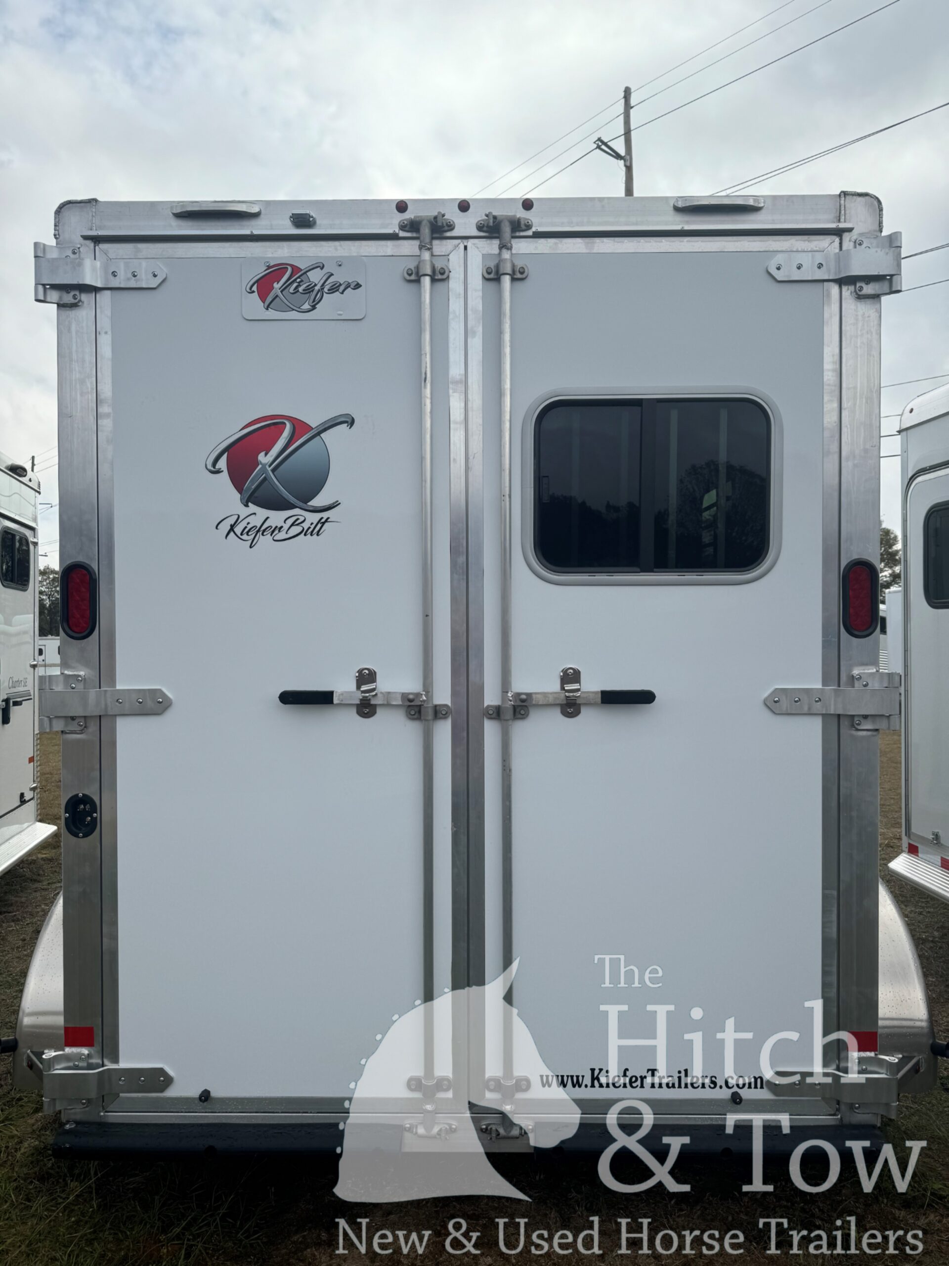 2025 KIEFERBILT 2 HORSE SLANT BUMPER PULL W/ DRESSING ROOM $20,900