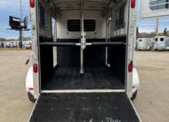 2005 DREAM COACH 2 HORSE STRAIGHT LOAD GOOSENECK WITH 7′ LQ & MID-TACK! $26,500