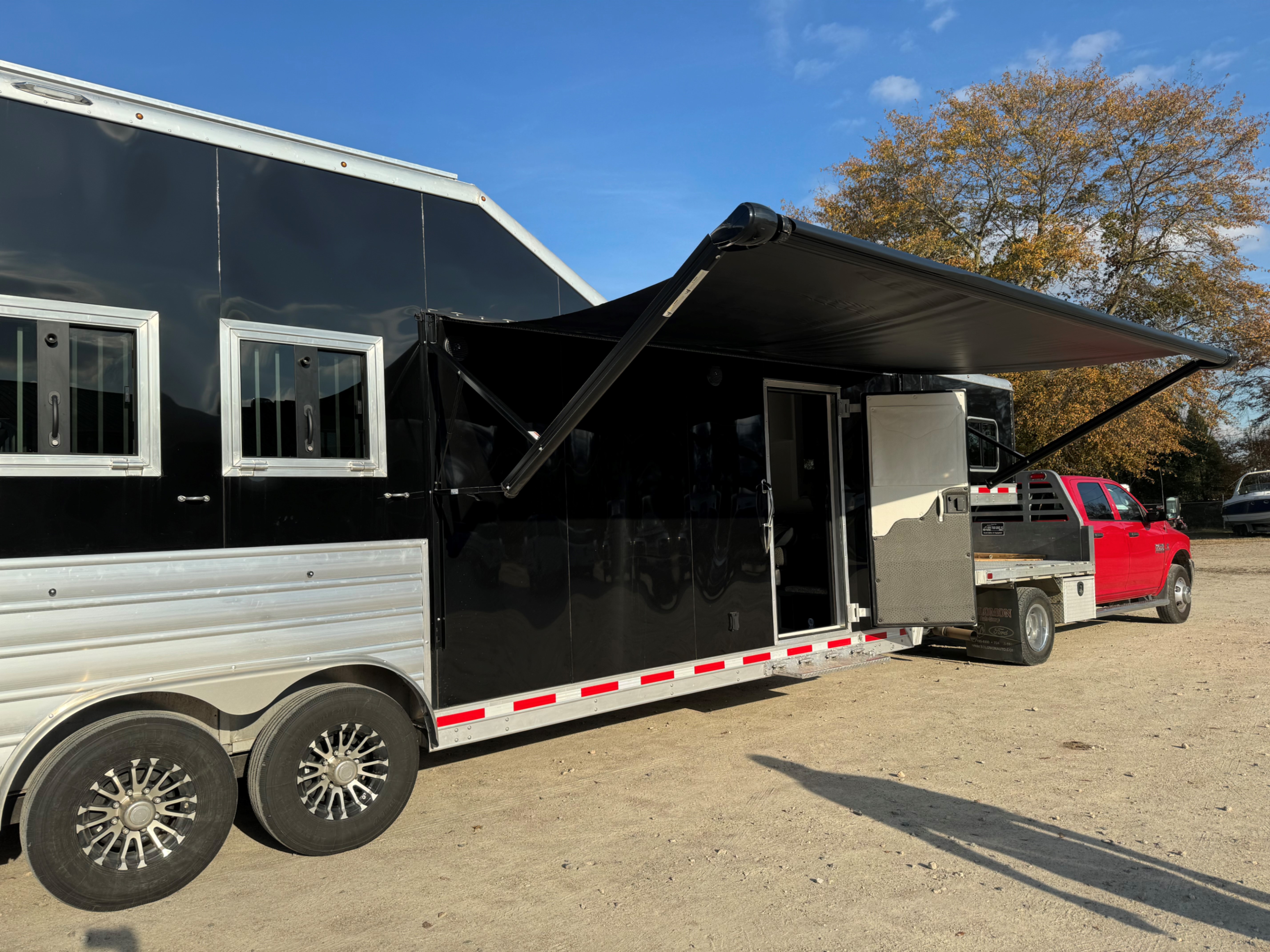 2025 KIEFERBILT 3 HORSE W/ 10′ JBJ CONVERSIONS LIVING QUARTERS, TONS OF UPGRADES, & TONS OF STORAGE!! $124,900