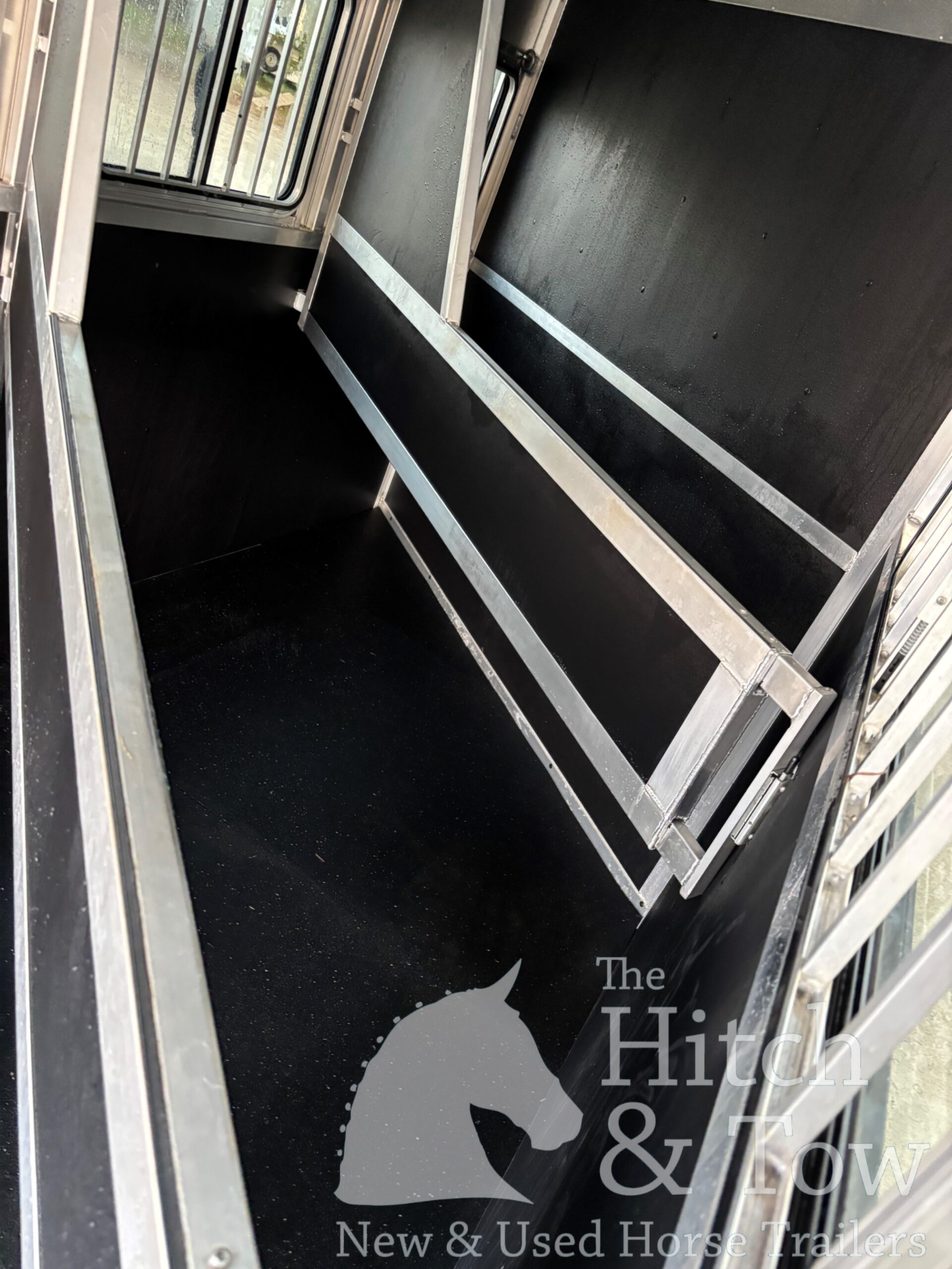 2019 SHADOW 3 HORSE GOOSENECK LOADED WITH OPTIONS! $20,000