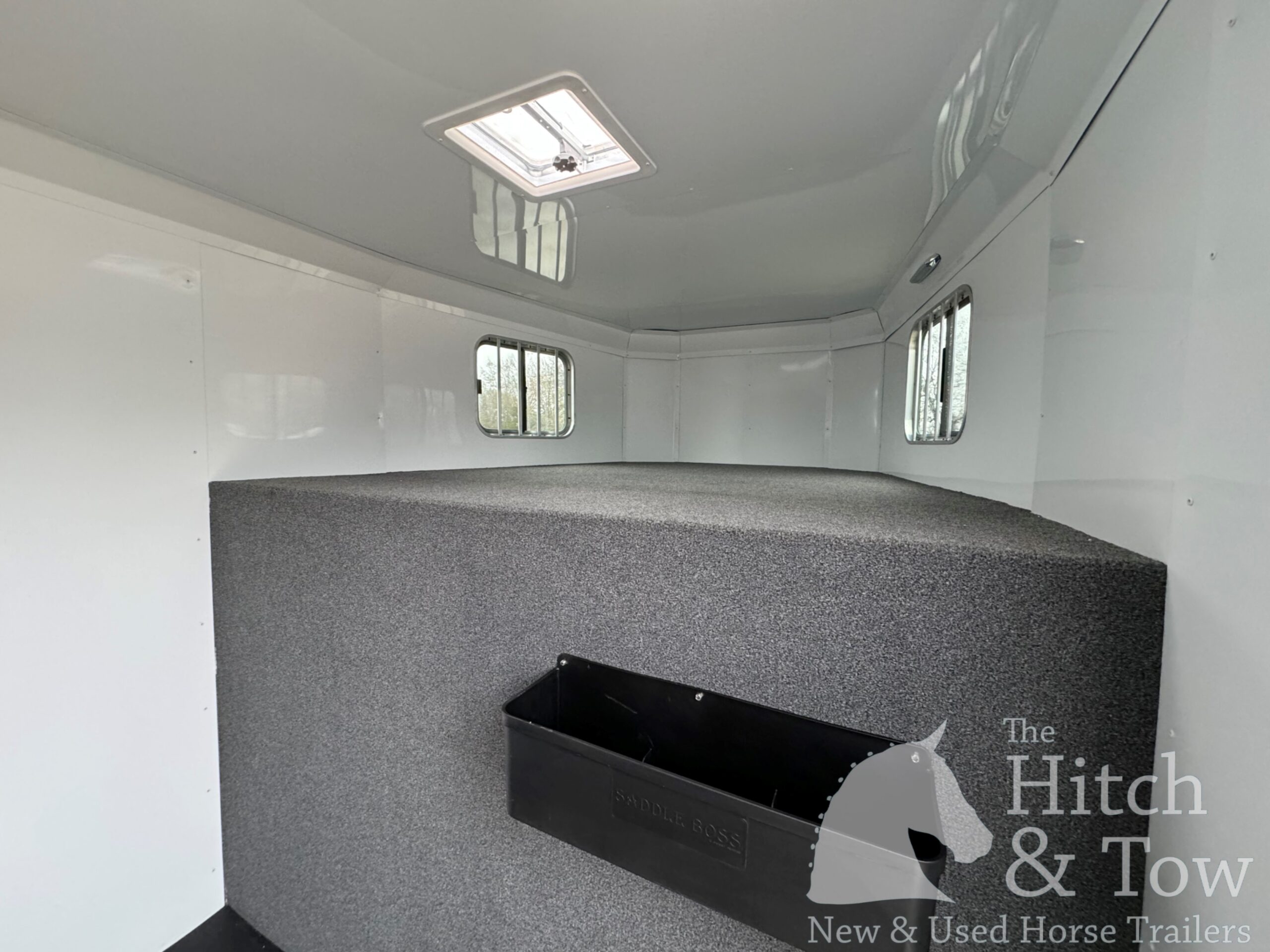 2025 KIEFERBILT STOCK COMBO GOOSENECK W/ MID TACK & DRESSING ROOM!! $42,390